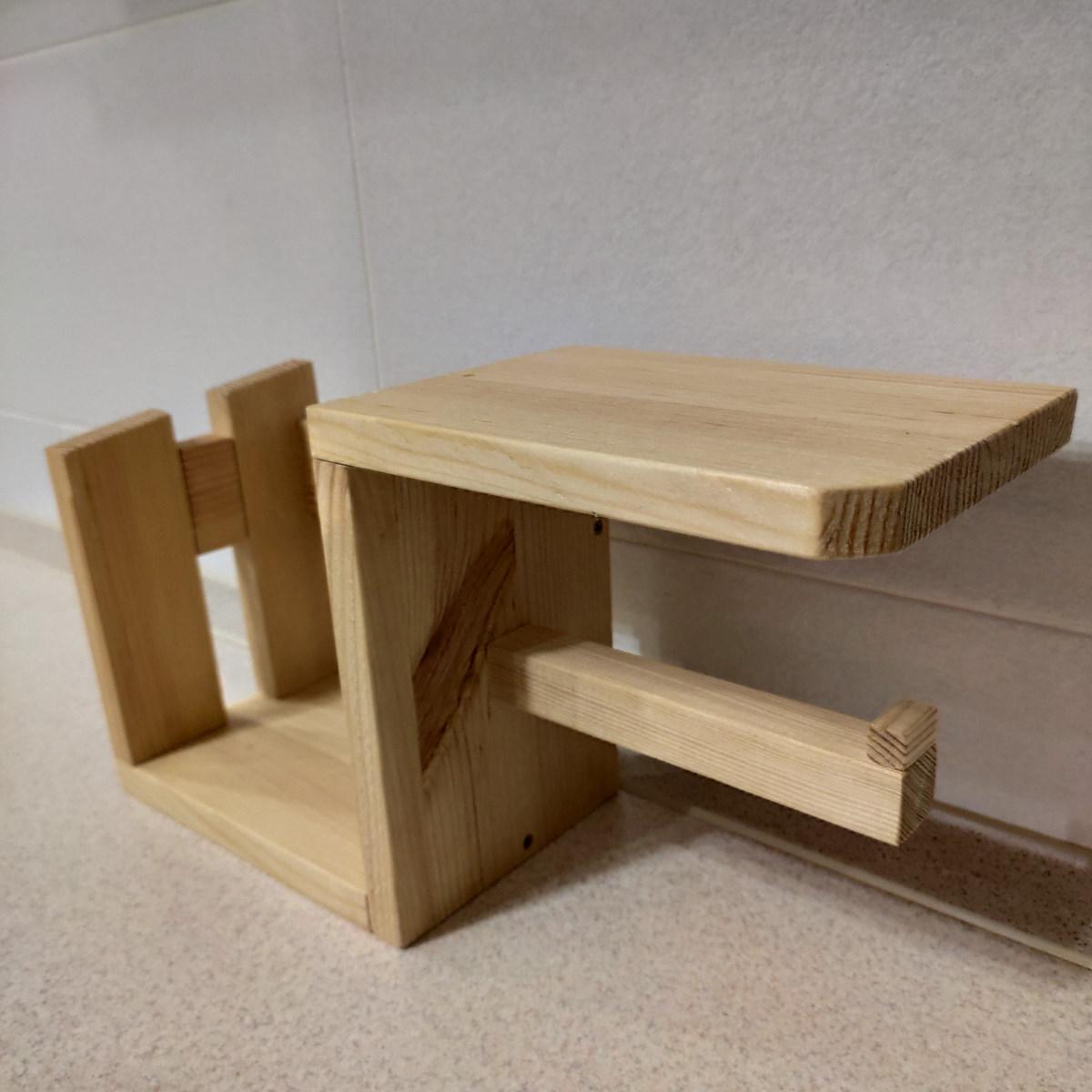 Держатель для туалетной бумаги деревянный с полочкой и вешалкой для полотенца (2088450937) - фото 3