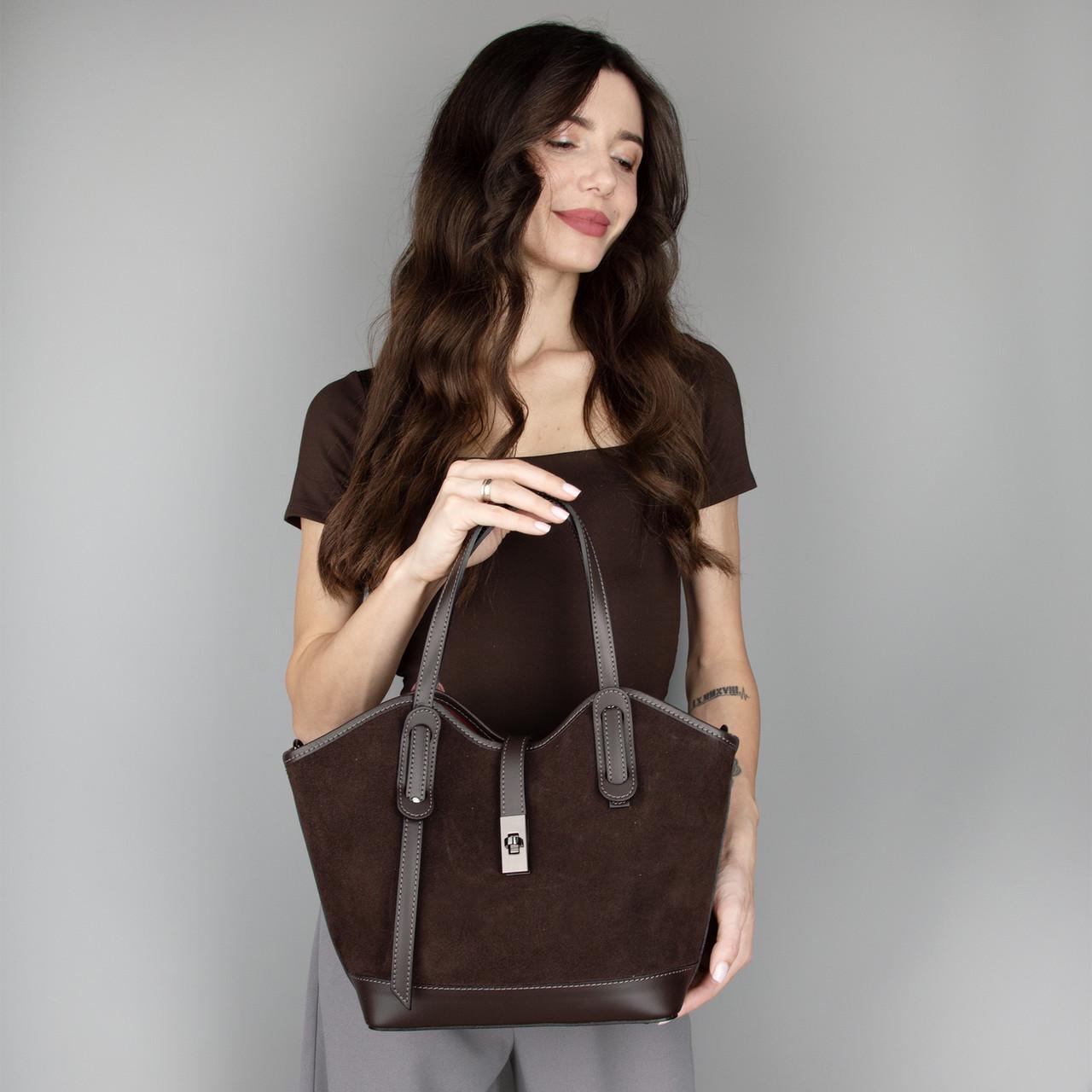 Сумка женская замшевая Virginia Conti 04054 с красной подкладкой Шоколадный (2765518452) - фото 2 Сумка женская замшевая Virginia Conti 04054 с красной подкладкой Шоколадный (2765518452) - фото 2