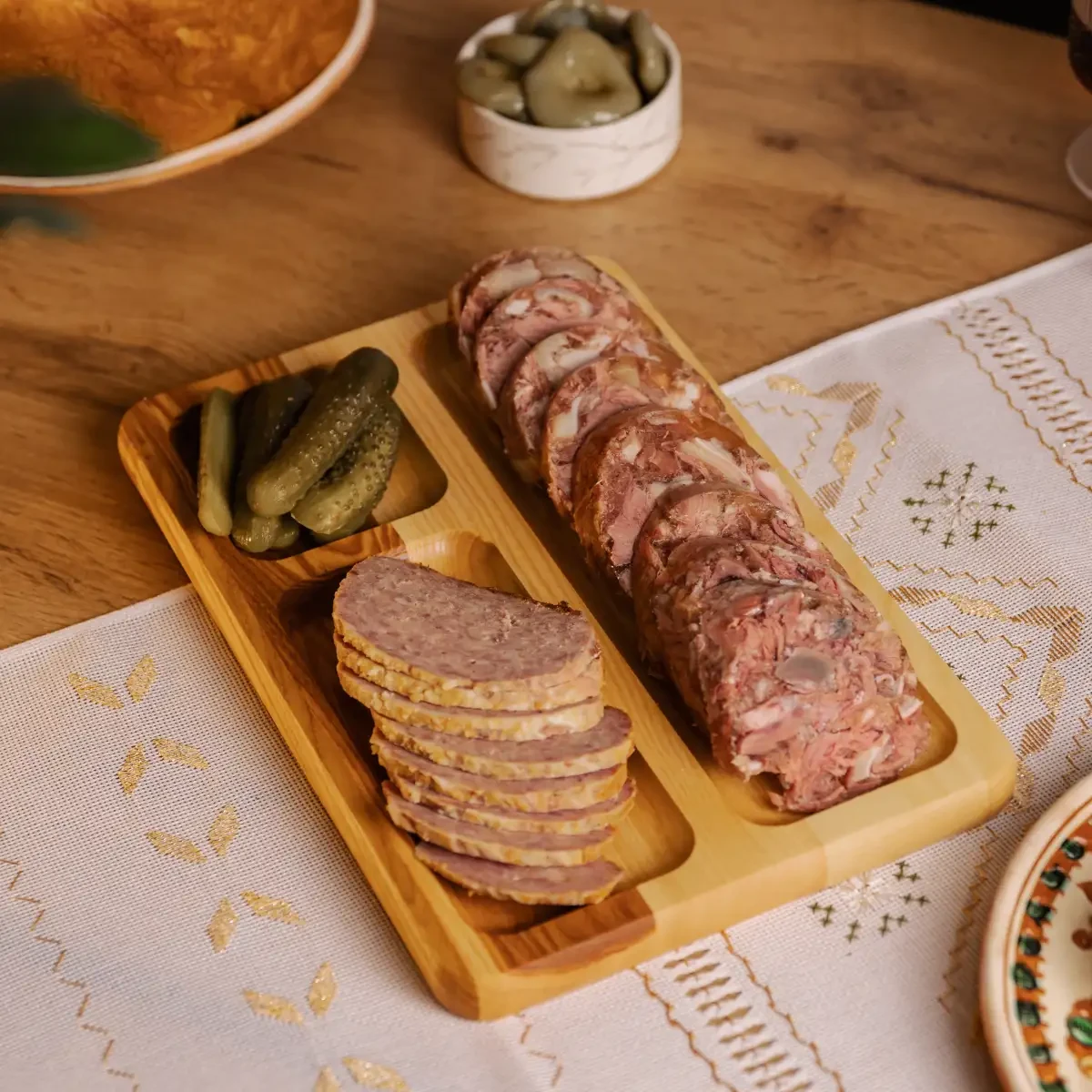 Дошка для подачі дерев'яна прямокутна на 3 секції 30х20 см (T47W200)