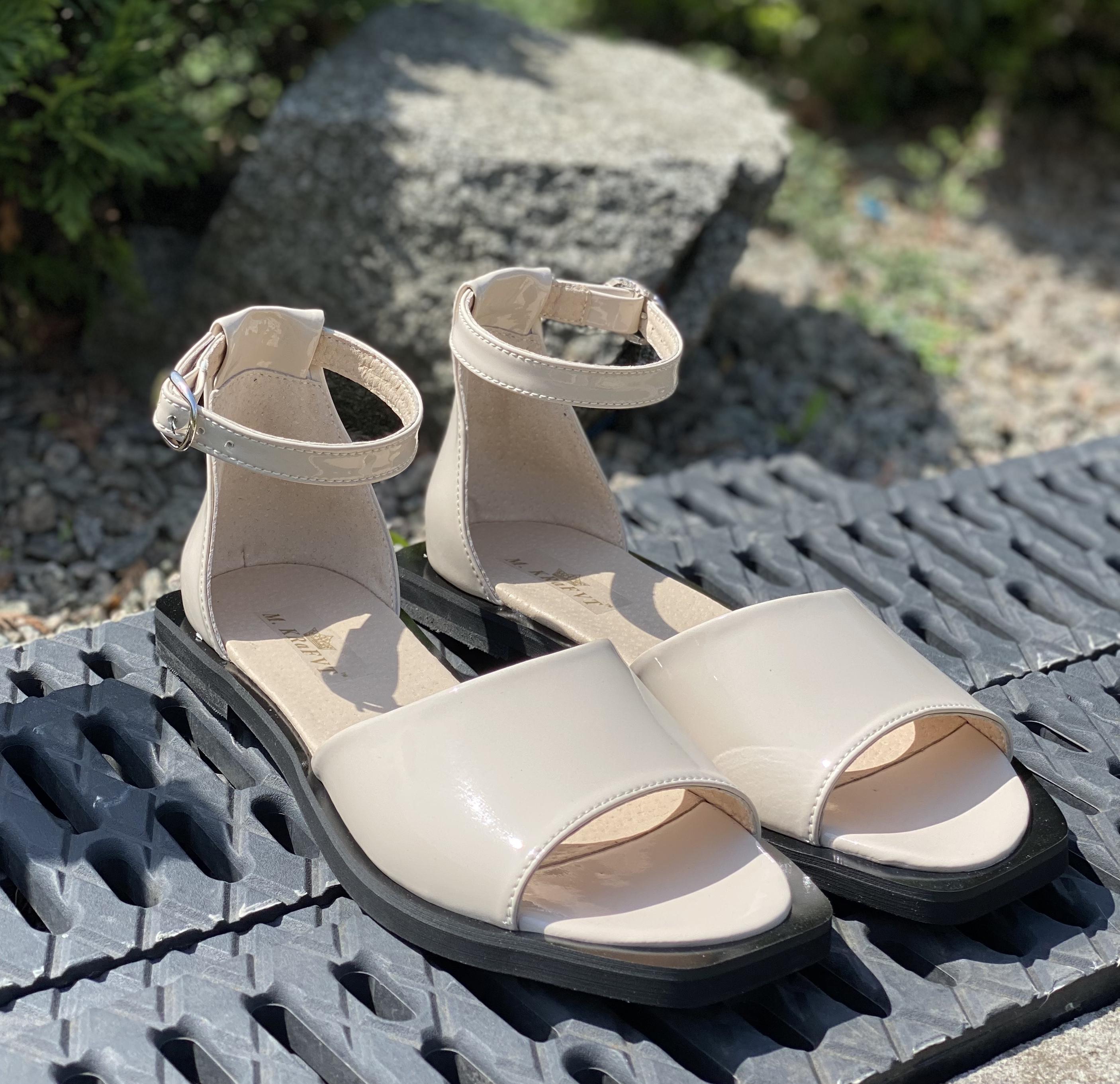 Босоножки женские M.KraFVT 0540 из лакированной кожи на низком каблуке р. 36 Бежевый (1383-36) - фото 6 Босоножки женские M.KraFVT 0540 из лакированной кожи на низком каблуке р. 36 Бежевый (1383-36) - фото 6