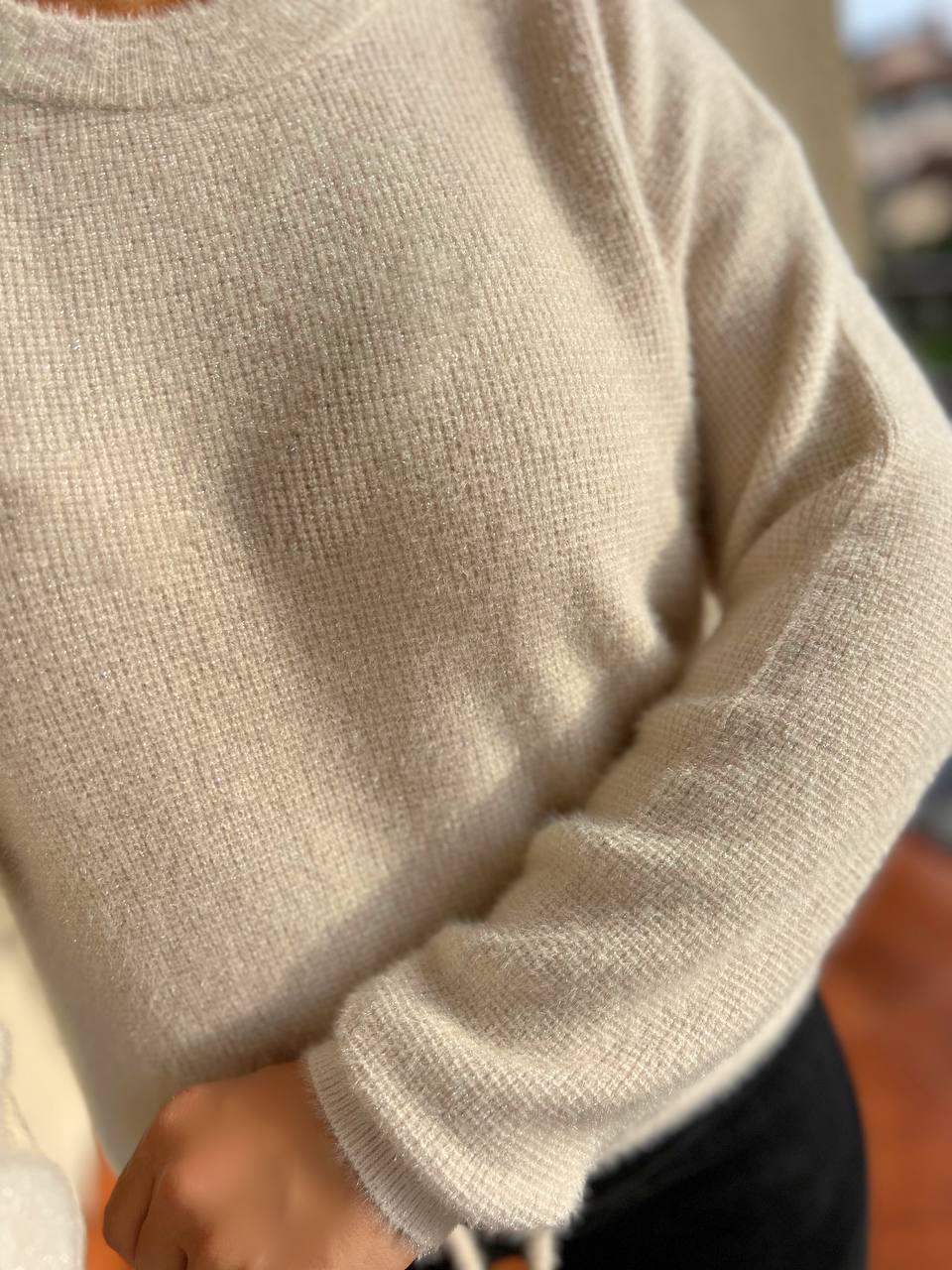 Светр жіночий A-N 153 широкий шнурок знизу люрекс травка пухнастий тонкий OS Бежевий (2813) - фото 9