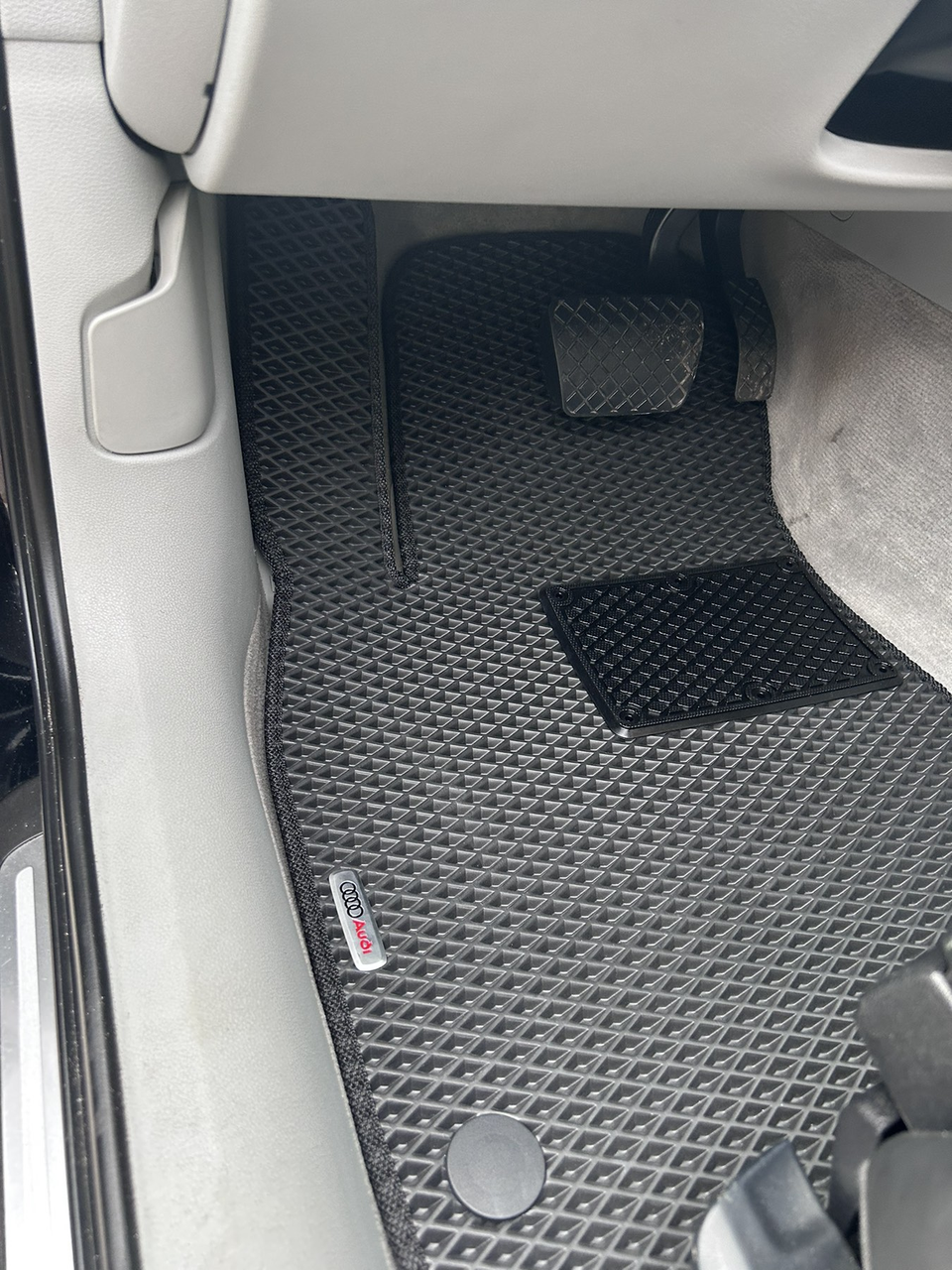 Автокилимки в салон EVA для Audi A6 C7 2011- (2612244753) Автокилимки в салон EVA для Audi A6 C7 2011- (2612244753)