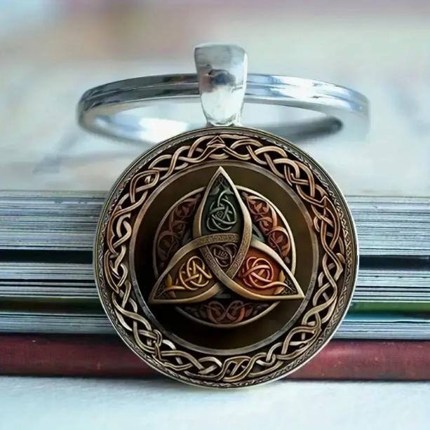 Брелок для ключей Трикветра 3х6 см (EG0035)