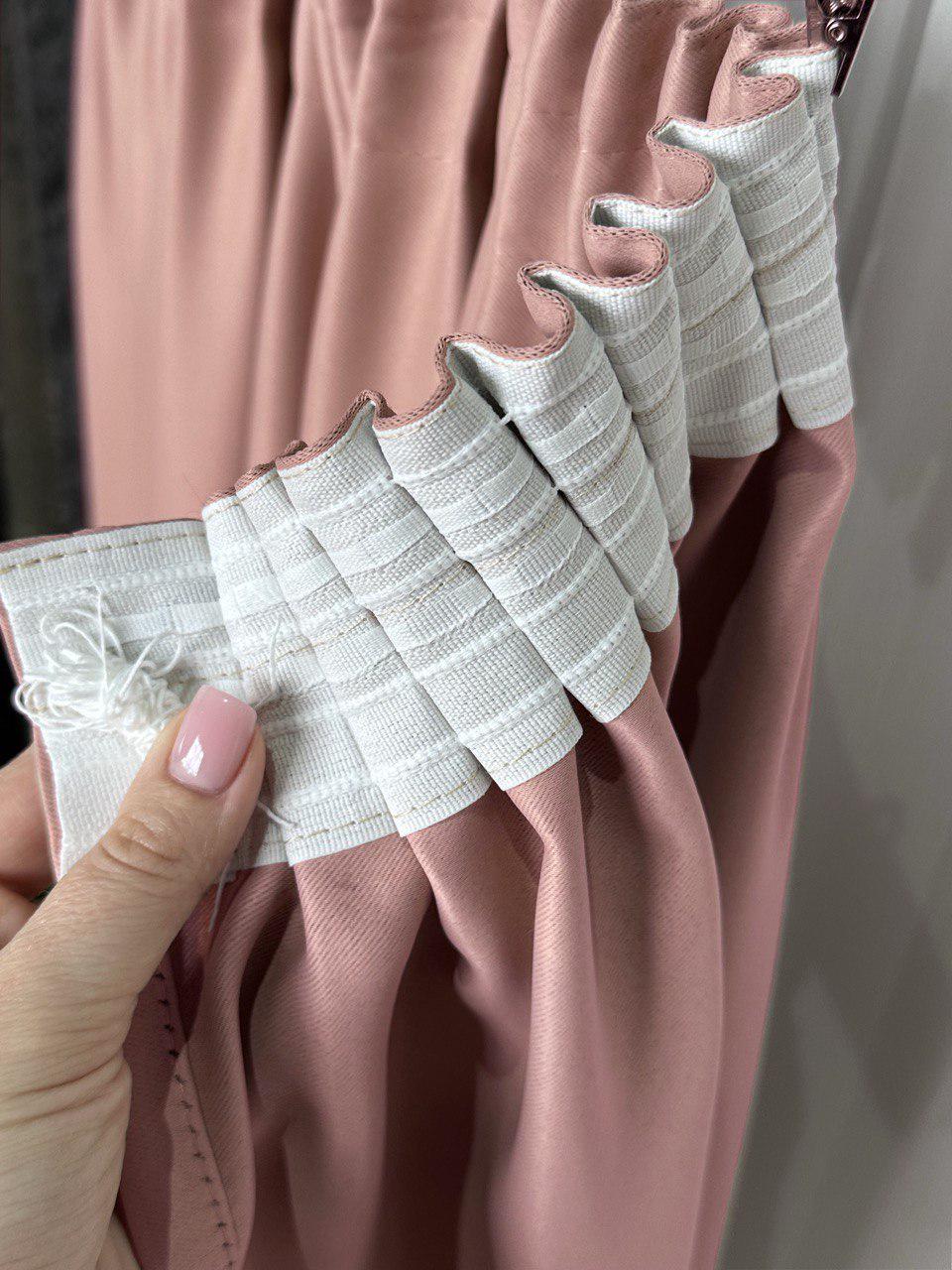 Комплект штор блекаут 200х275 см 2 шт. Персиково-рожевий (8132-147-200-275) - фото 2 Комплект штор блекаут 200х275 см 2 шт. Персиково-рожевий (8132-147-200-275) - фото 2