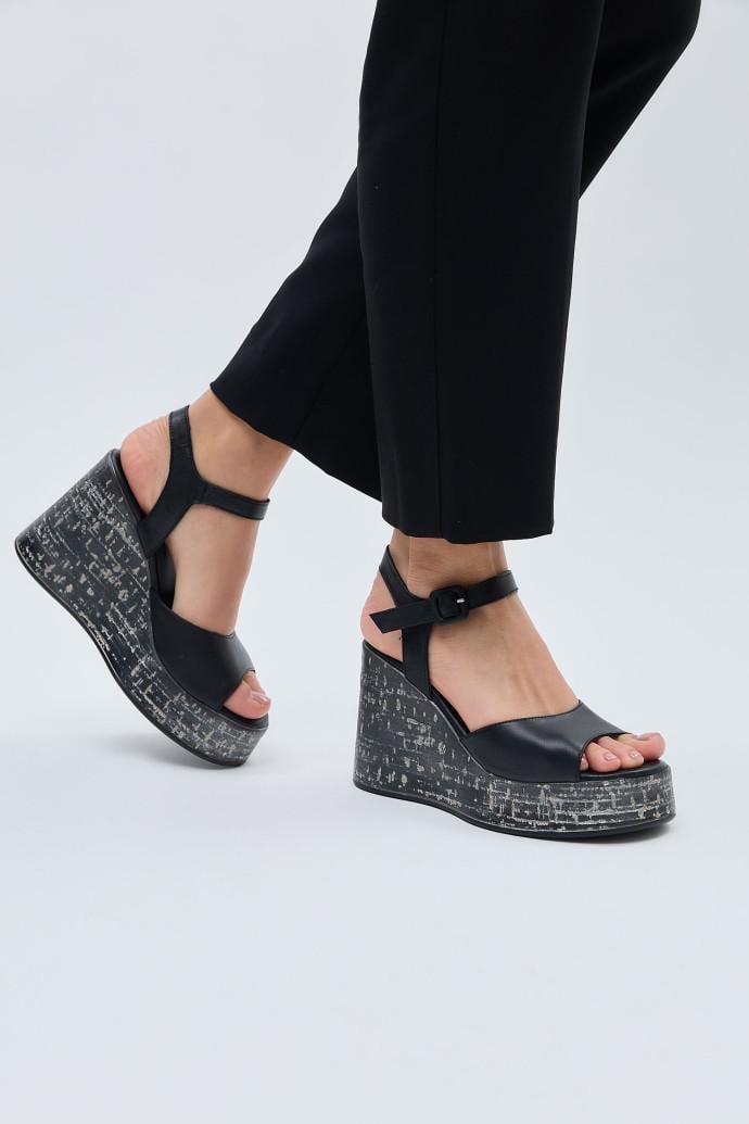 Босоніжки жіночі Fabio Monelli шкіряні р. 40 Чорний (199094) Босоніжки жіночі Fabio Monelli шкіряні р. 40 Чорний (199094)