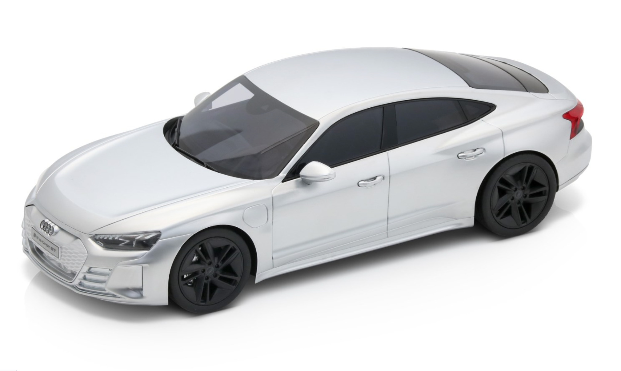 Модель автомобіля 1:18 Audi RS e-tron GT 2021 Matt Chrome (5012120052)