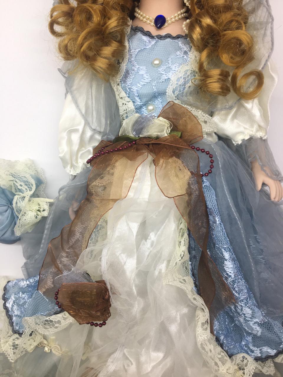 Лялька сувенірна Porcelain doll Лілія порцелянова 50 см (1303-01 A) - фото 4