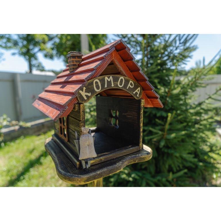 Кормушка для птиц Комора на ножке из дерева 30×29×27 см - фото 3 Кормушка для птиц Комора на ножке из дерева 30×29×27 см - фото 3