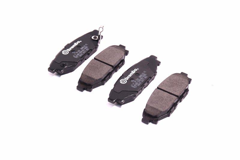 Тормозные колодки дисковые BREMBO для Subaru Legacy 4 задние (P78020)
