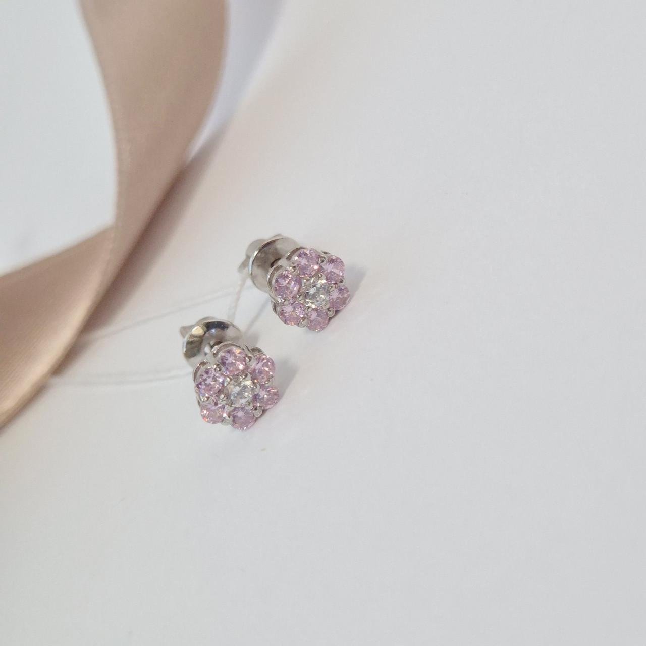Серьги гвоздики на закрутках ромашка с розовыми камнями серебро 925 пробы родированное 1,21 г (722261)
