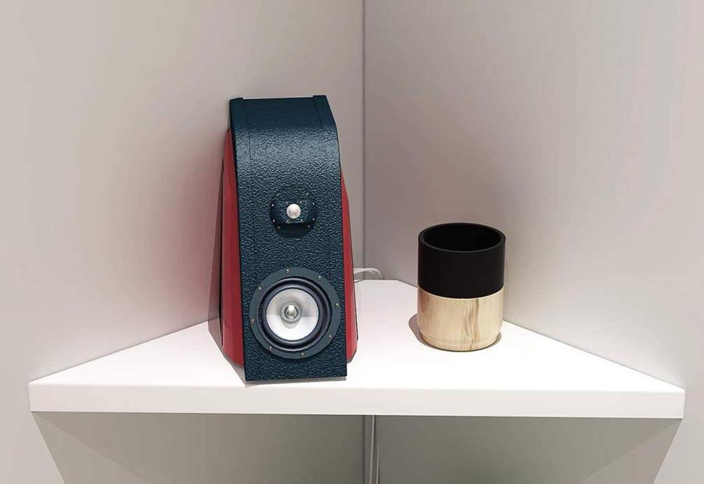 Полка настенная угловая из дерева Пунта 40 Зефир (УНП-400420)