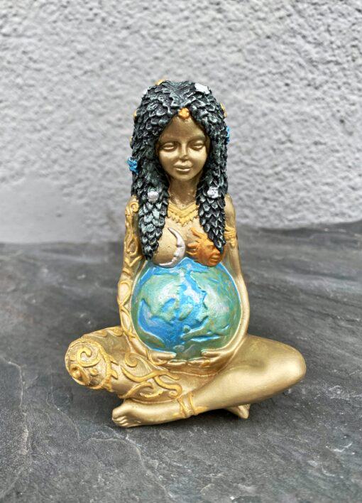 Статуэтка-оберег Богиня Гайя Мать Земли гипс ручная работа 11х7,5 см M Золотой