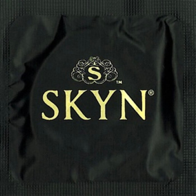 Набор Skyn Infiniti love безлатексные презервативы 7 шт. и неоновые кубики с позами для секса (6400230347) - фото 8 Набор Skyn Infiniti love безлатексные презервативы 7 шт. и неоновые кубики с позами для секса (6400230347) - фото 8