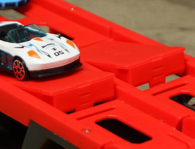 Дитячий ігровий трек Fun Game E7015A автомагістраль з 2 машинками 1,5 м (2204846235) - фото 9 Дитячий ігровий трек Fun Game E7015A автомагістраль з 2 машинками 1,5 м (2204846235) - фото 9