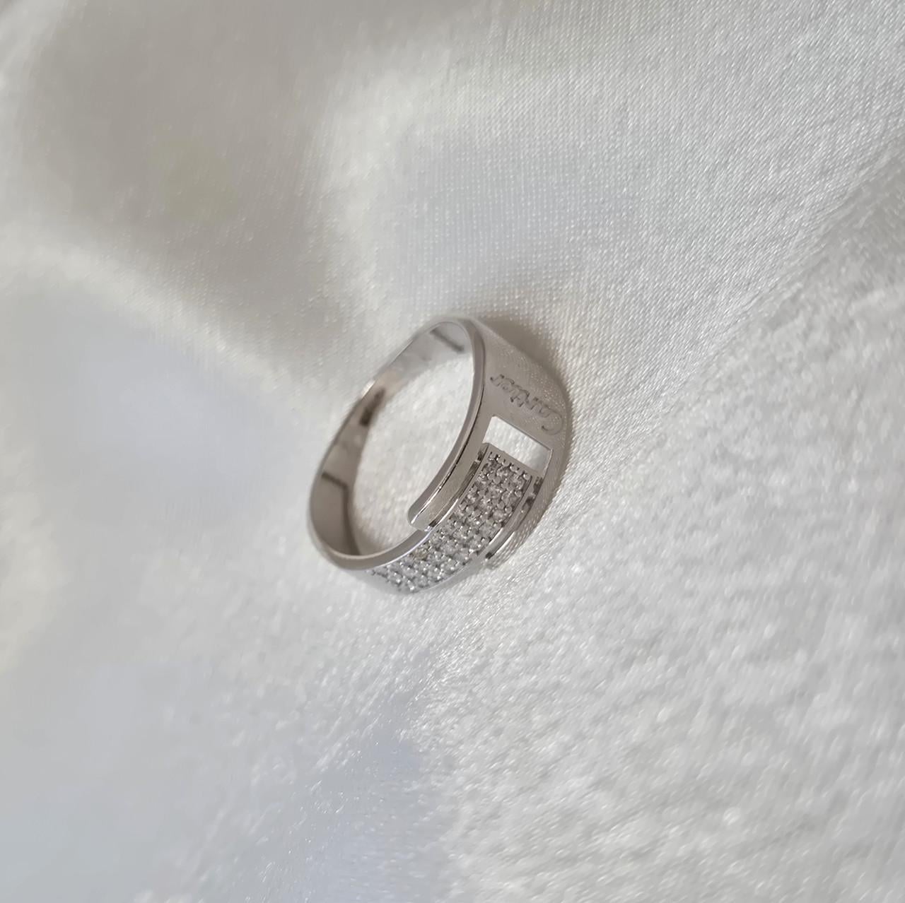 Кольцо серебряное с белыми камнями р. 19 925 проба родованное 6775рк 2,37 г