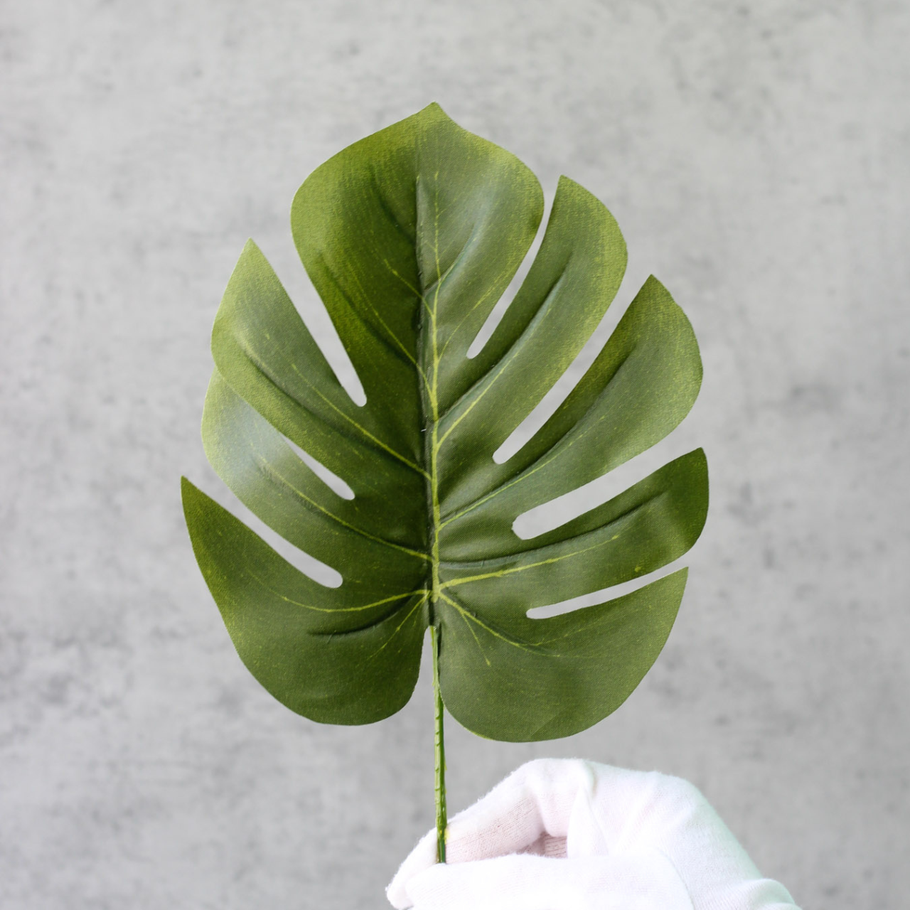 Искусственный лист Монстера мини 35 см (2453070134) - фото 2 Искусственный лист Монстера мини 35 см (2453070134) - фото 2