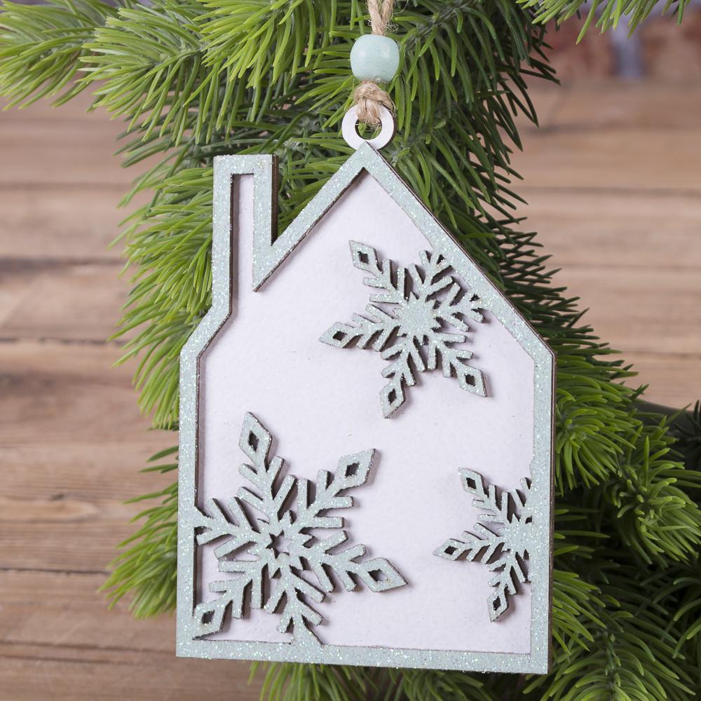 Подвеска из дерева Домик со снежинками (5186-2)