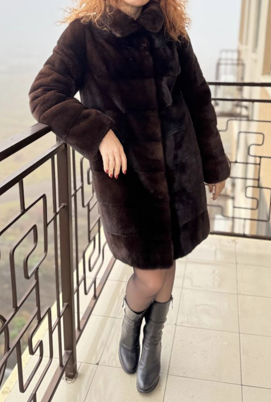 Шуба женская из норки прямой силуэт натуральный мех M Коричневый (2894501857)