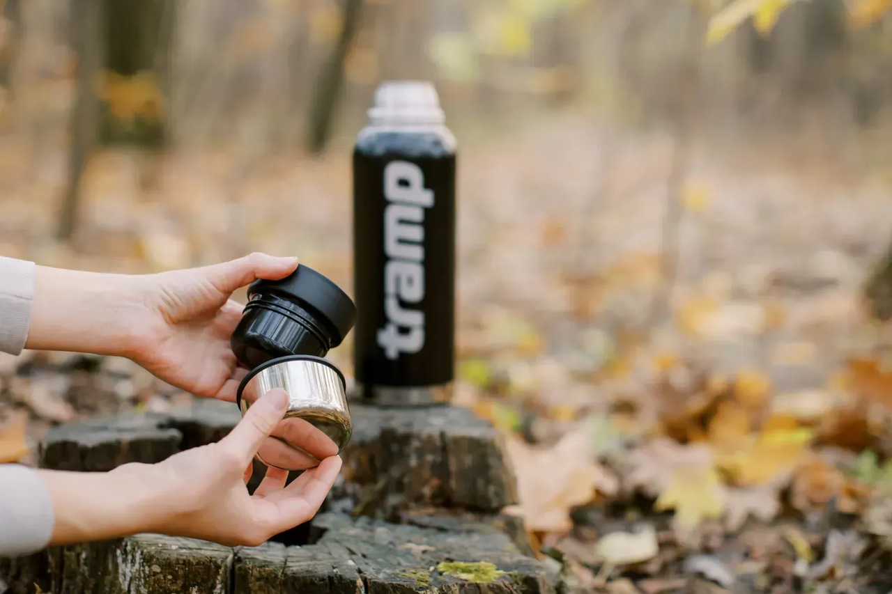 Термос Tramp Expedition Line 0,75л Черный (TRC-031-black) - фото 10 Термос Tramp Expedition Line 0,75л Черный (TRC-031-black) - фото 10