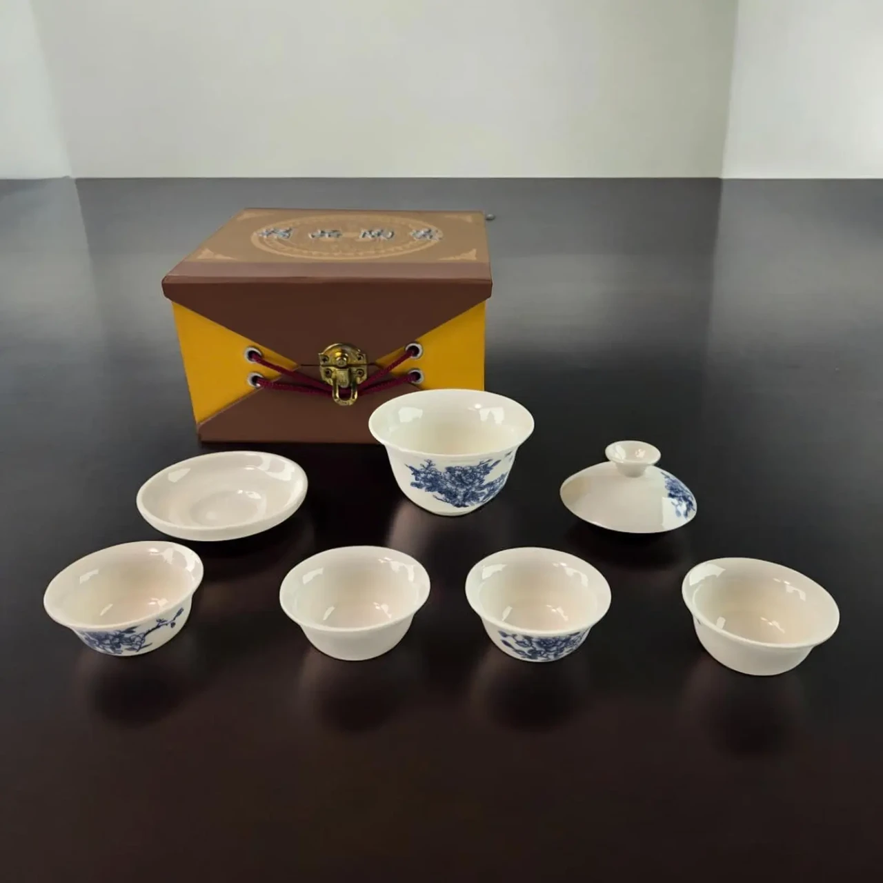 Набір чайний із квітковим орнаментом 19х18х10 см (35998) - фото 6 Набір чайний із квітковим орнаментом 19х18х10 см (35998) - фото 6