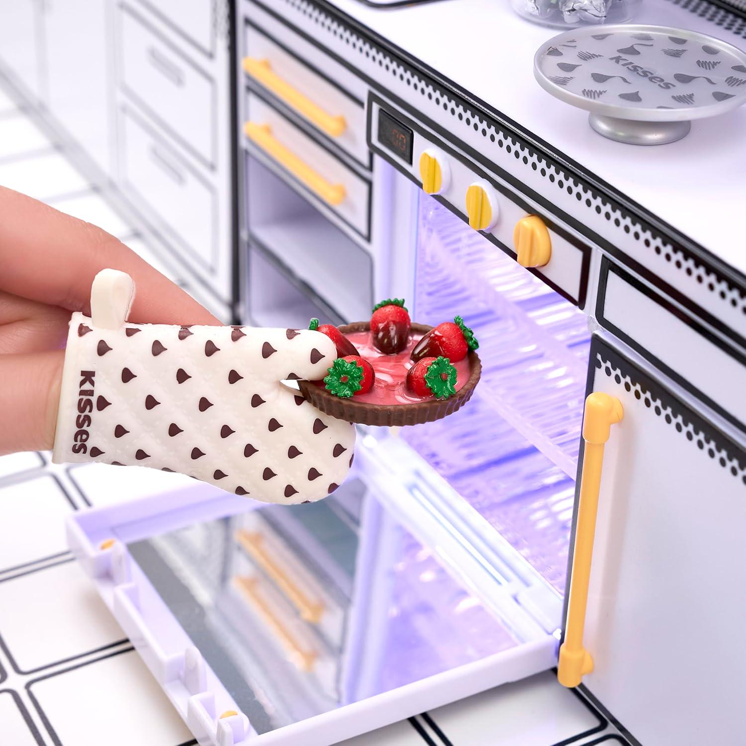 Ігровий набір MGA's Miniverse Make It Mini Hershey's Multipack (441212369) - фото 5 Ігровий набір MGA's Miniverse Make It Mini Hershey's Multipack (441212369) - фото 5