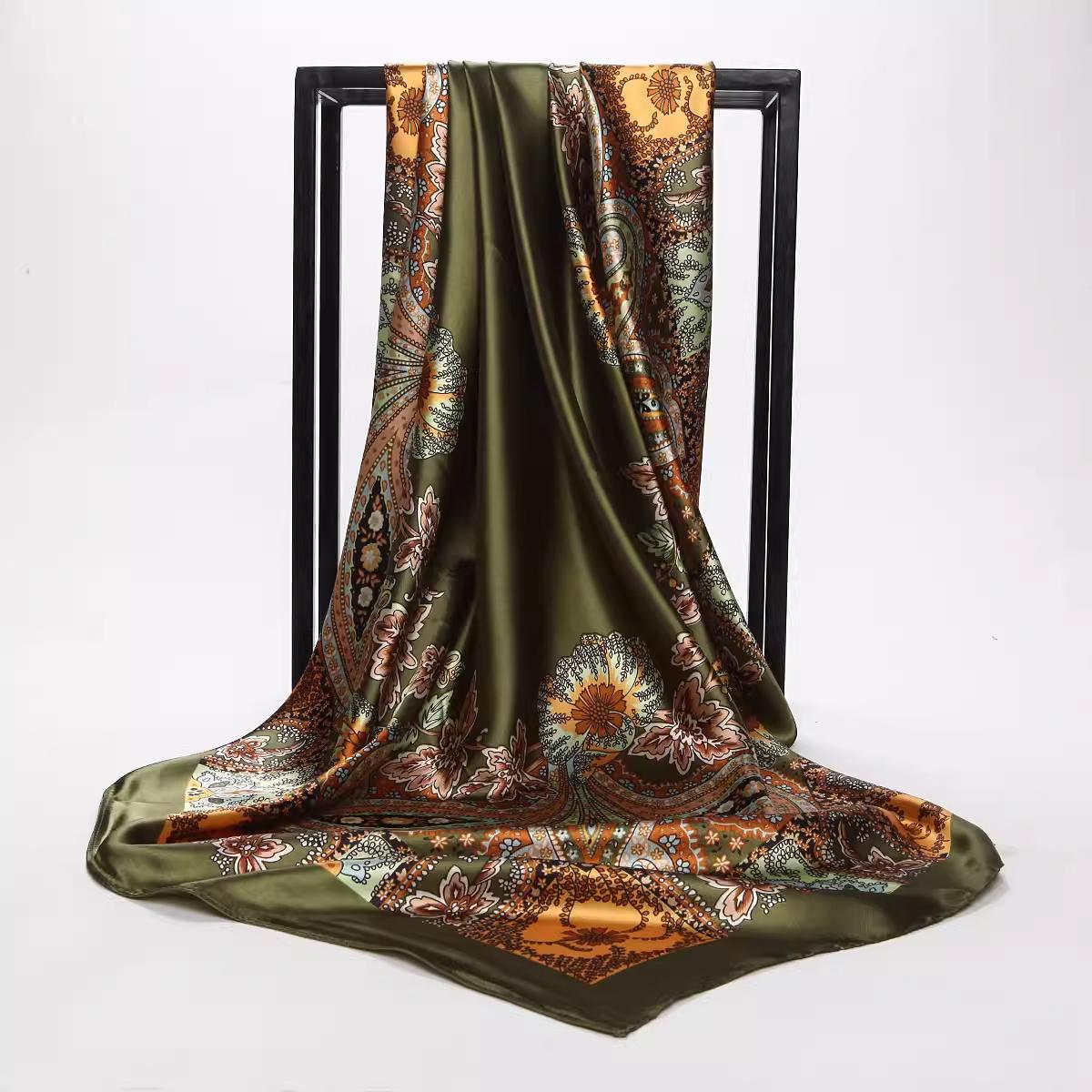 Платок шелковый Mosi Цветочная абстракция 90х90 см Оливковый - фото 2 Платок шелковый Mosi Цветочная абстракция 90х90 см Оливковый - фото 2