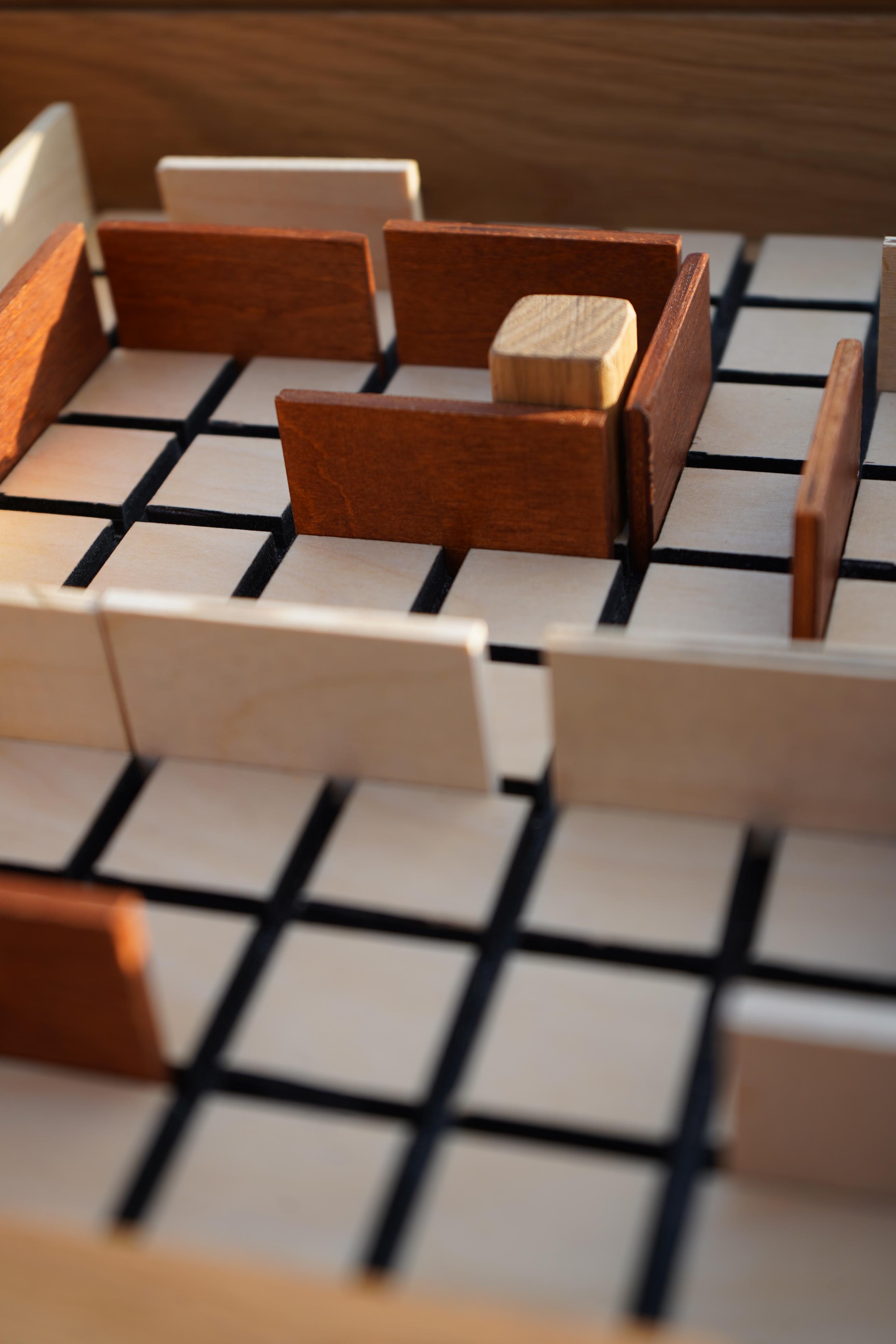 Настільна гра дервʼяна Коридор 30х30х6 см (29614112) - фото 5 Настільна гра дервʼяна Коридор 30х30х6 см (29614112) - фото 5