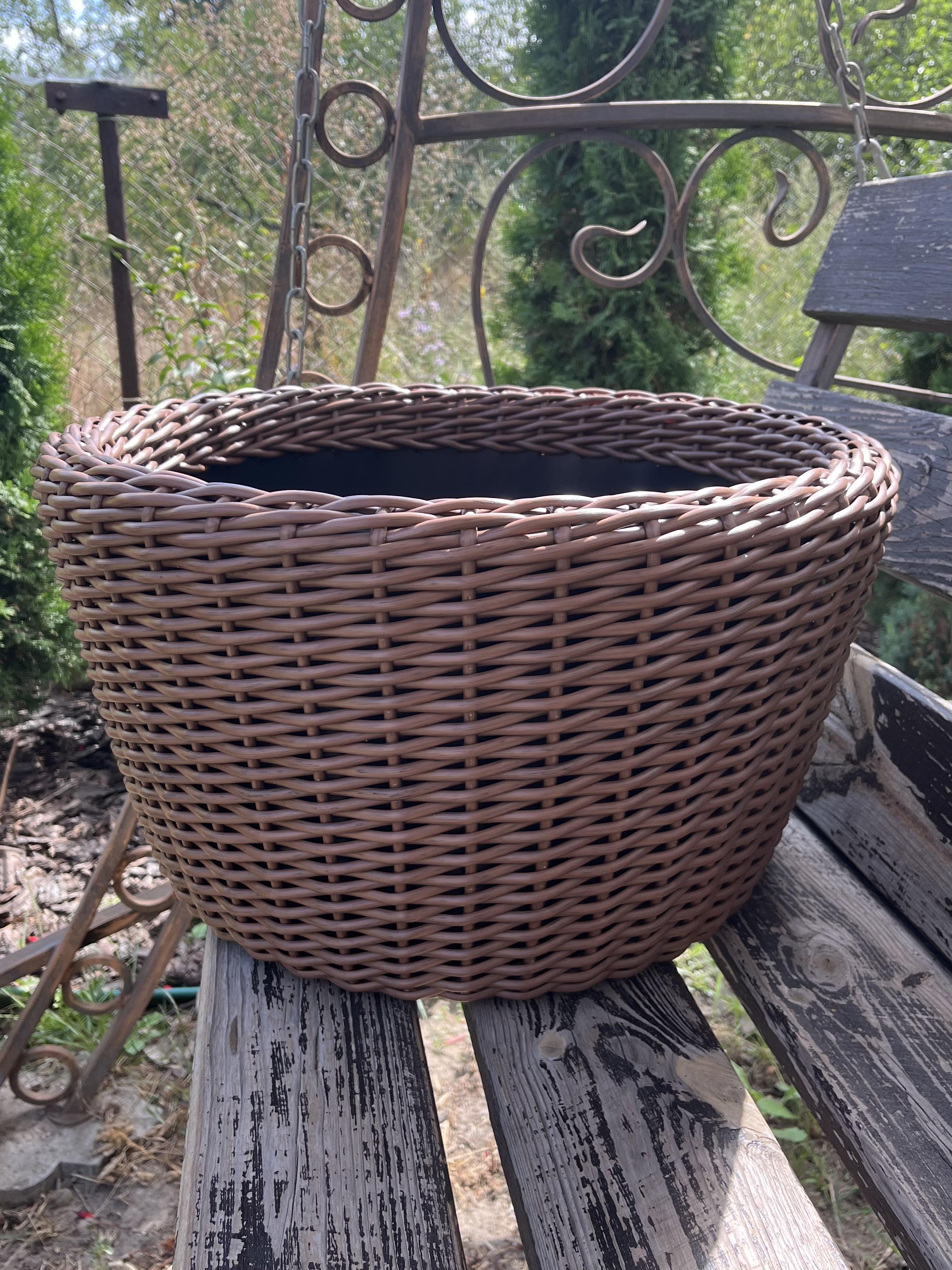 Кашпо для квітів зі штучного ротанга 45 л Темне дерево (28821649) - фото 1 Кашпо для квітів зі штучного ротанга 45 л Темне дерево (28821649) - фото 1