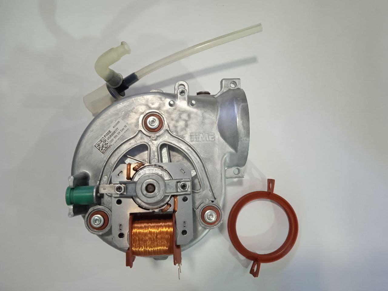 Вентилятор Ariston egis clas 24 ff (65104357)