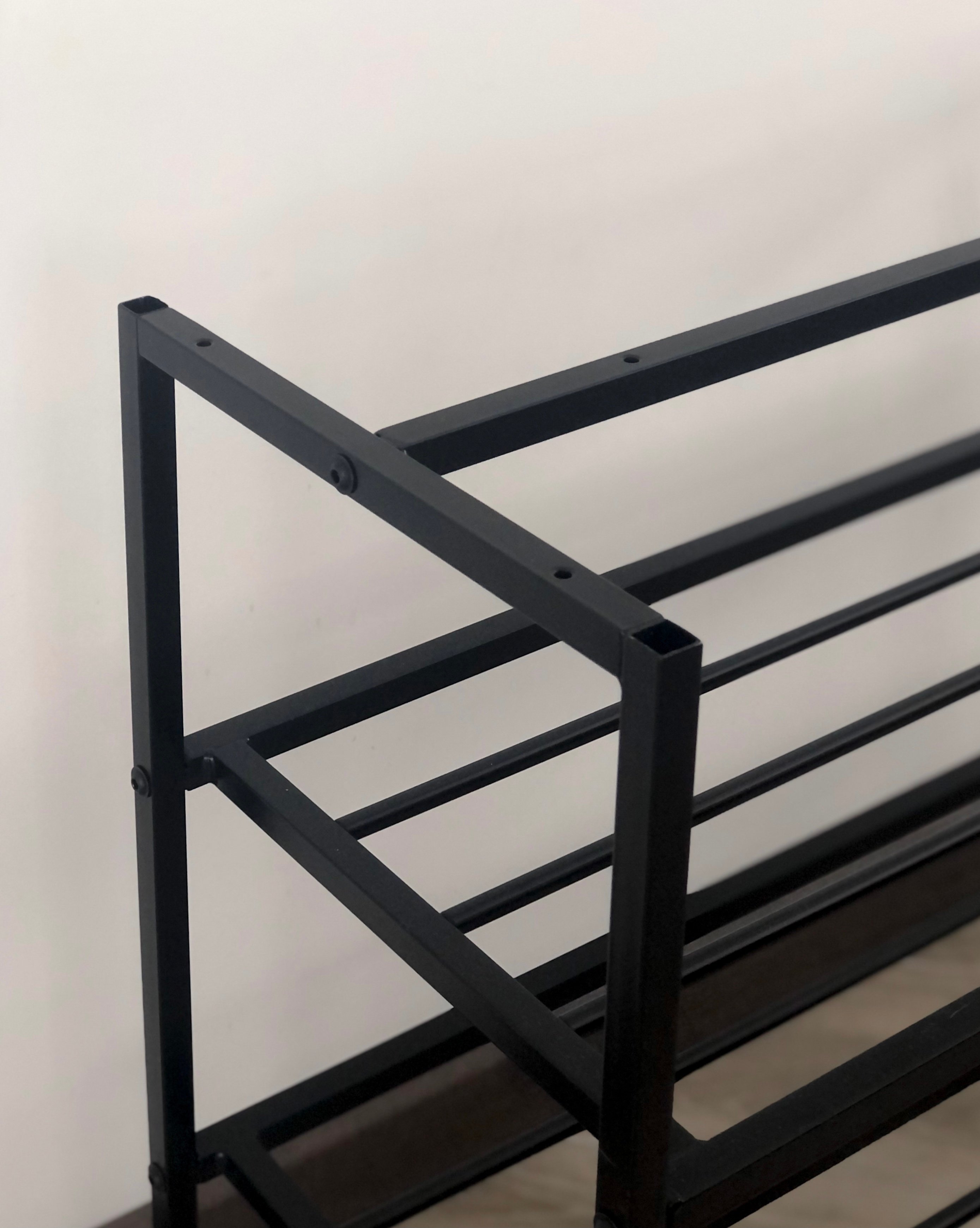 Полка для обуви 3 яруса RS-60 дуб сонома Черный - фото 2 Полка для обуви 3 яруса RS-60 дуб сонома Черный - фото 2