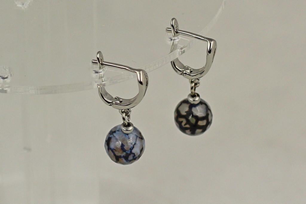Сережки-підвіски з чорно-білого агату гранованого 3 см Сріблястий (32520549)