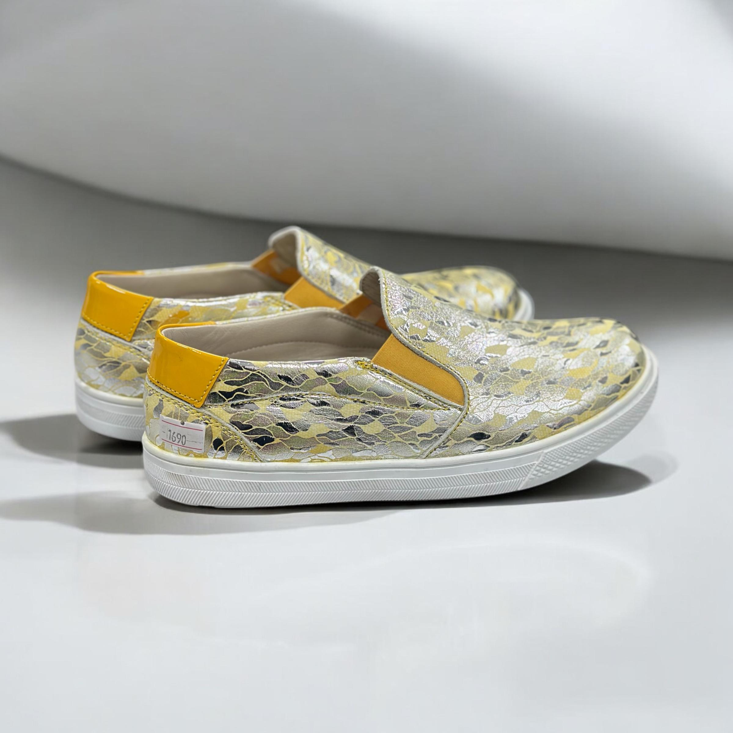 Слипоны детские Theo Leo с супинатором кожаные р. 34 Желтый/Серебристый/Белый (25989081) - фото 2 Слипоны детские Theo Leo с супинатором кожаные р. 34 Желтый/Серебристый/Белый (25989081) - фото 2