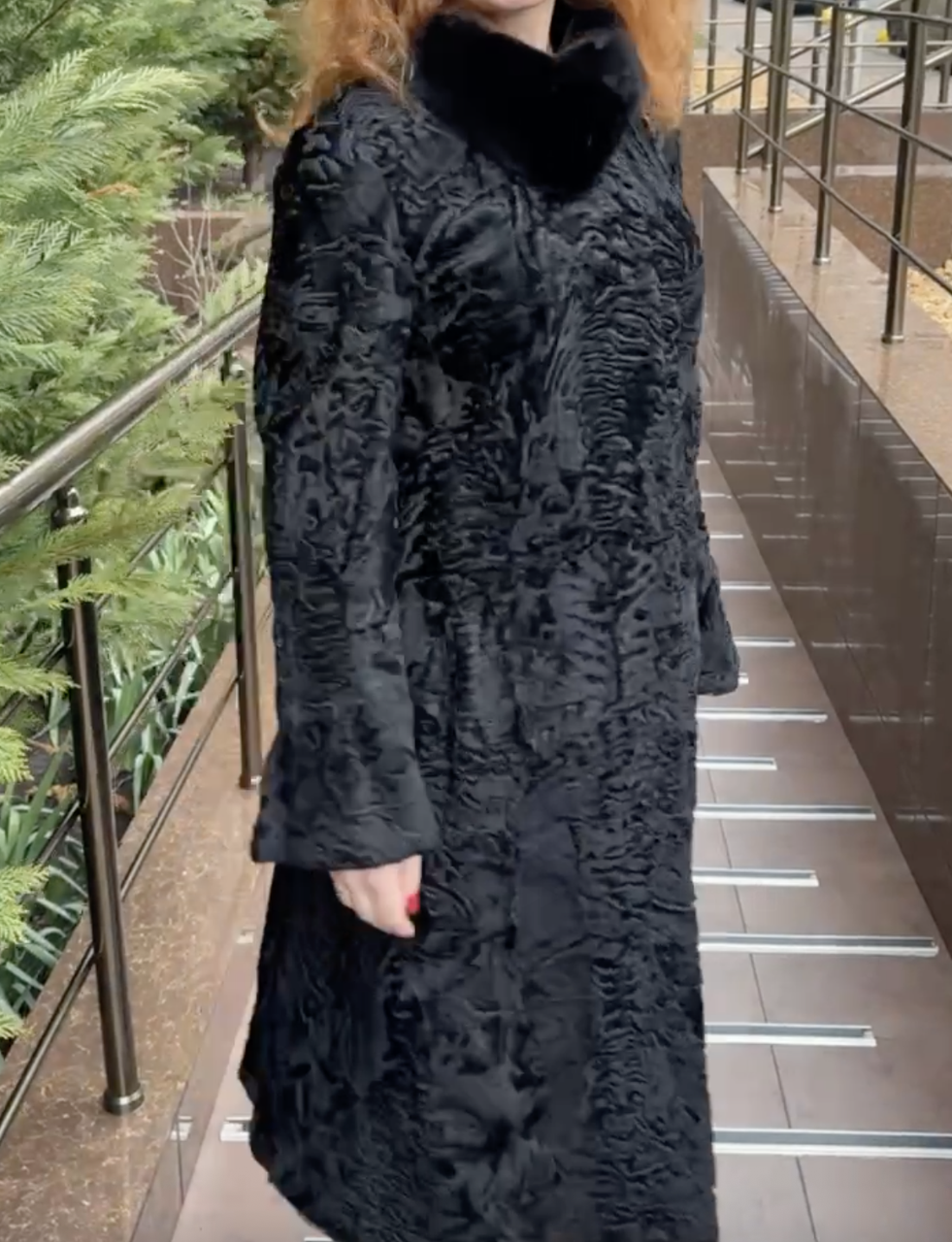 Шуба женская из каракуля с норковым воротником XL Черный (2894501856)
