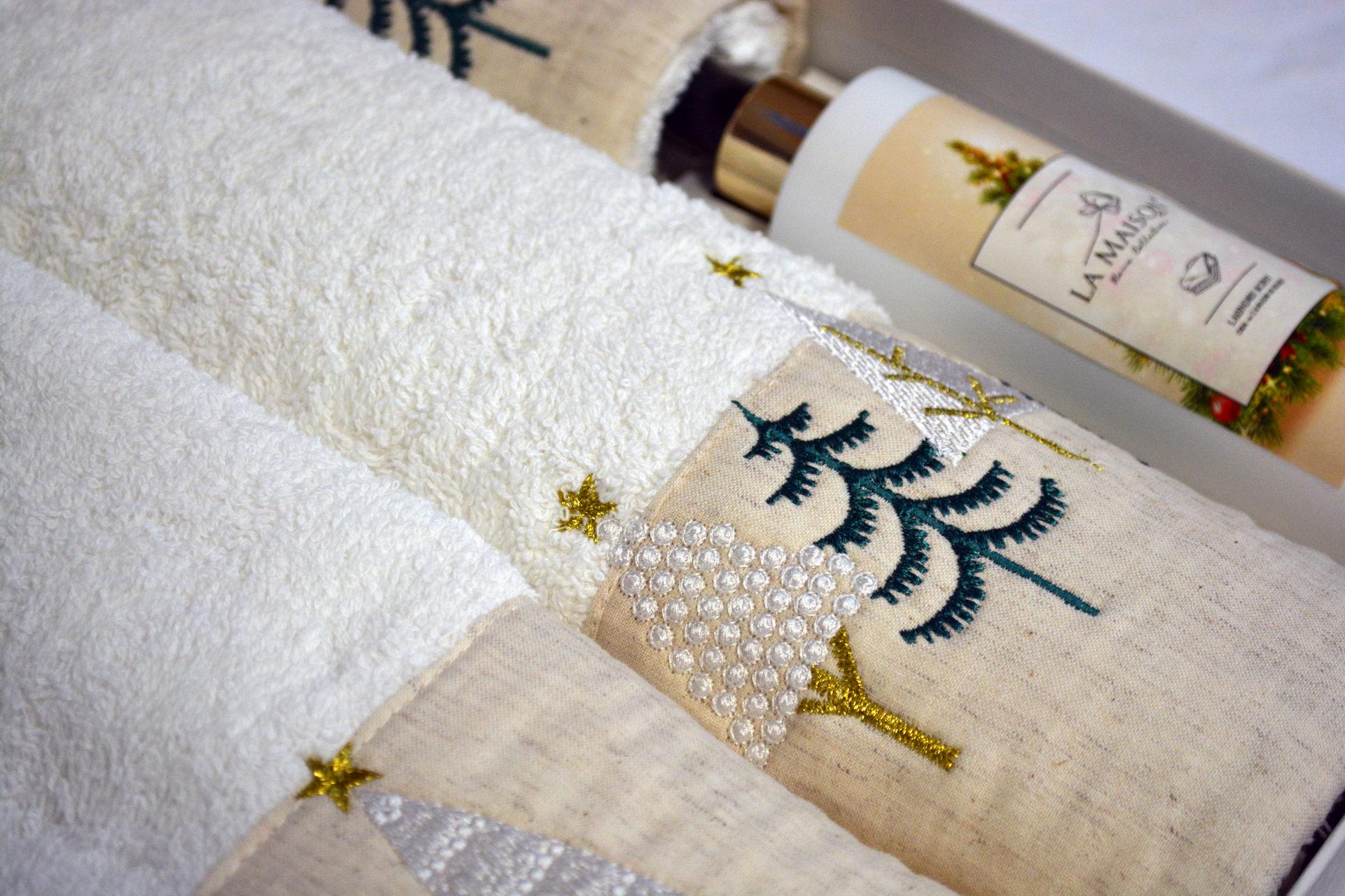 Подарунковий набір рушників La Maison d'Armorine 3 шт. з ароматом Holly 304850 (29657106) - фото 3 Подарунковий набір рушників La Maison d'Armorine 3 шт. з ароматом Holly 304850 (29657106) - фото 3