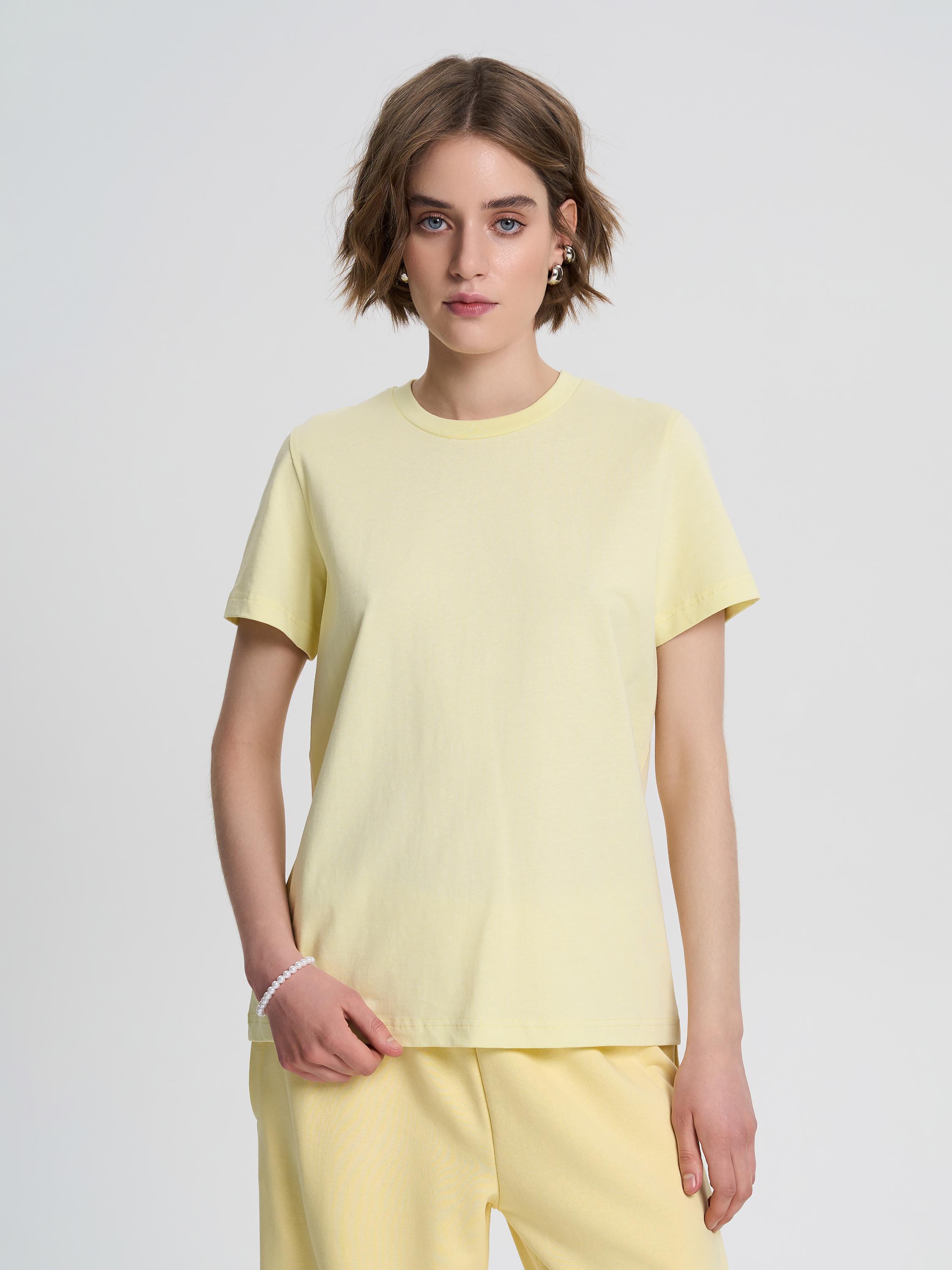 Футболка женская базовая ROZA 231107 XS Нежно-желтый (4824005715884)