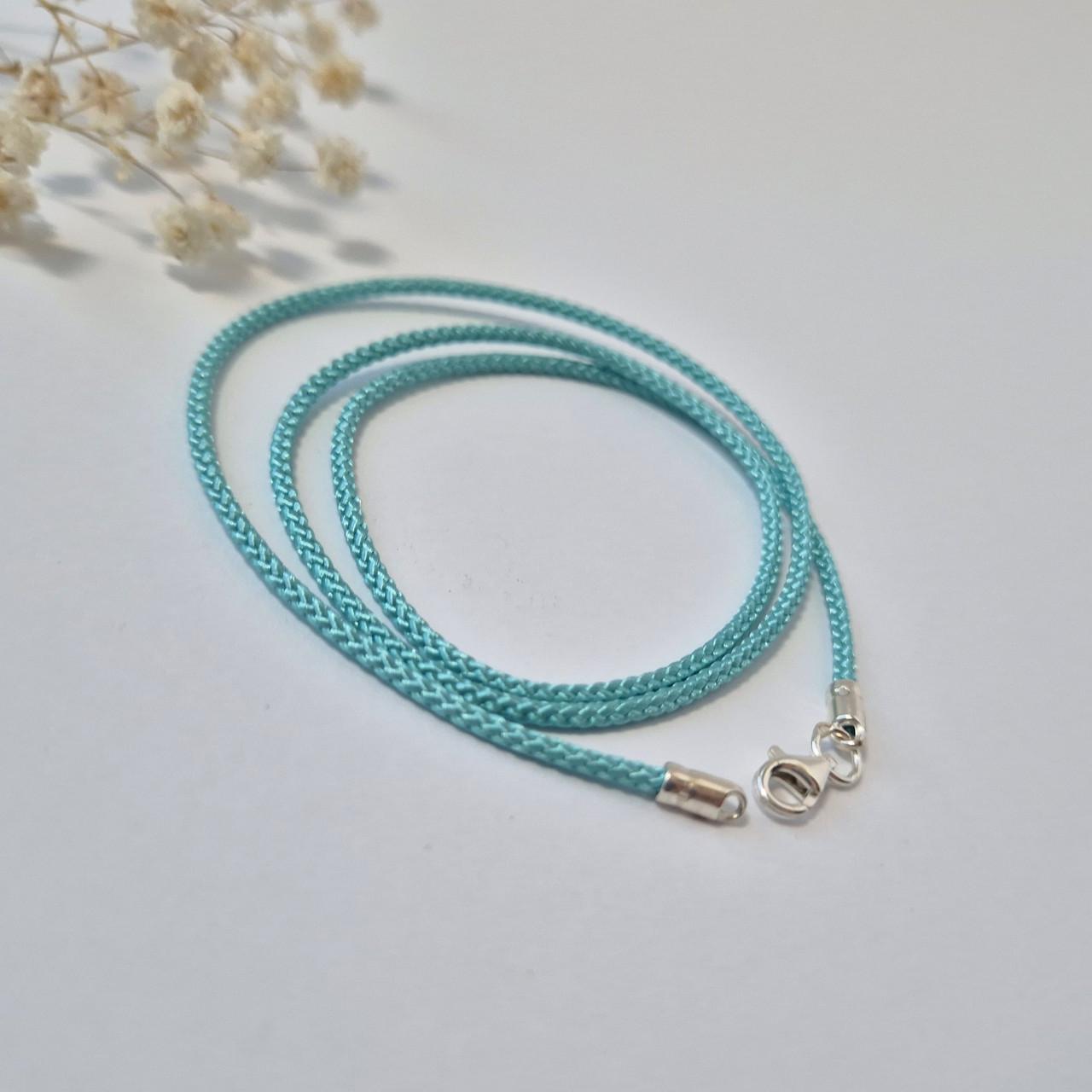 Шнурок на шию срібло 925 проби 0,98 г 2 мм 50 см Блакитний (6010/2ш) - фото 1 Шнурок на шию срібло 925 проби 0,98 г 2 мм 50 см Блакитний (6010/2ш) - фото 1