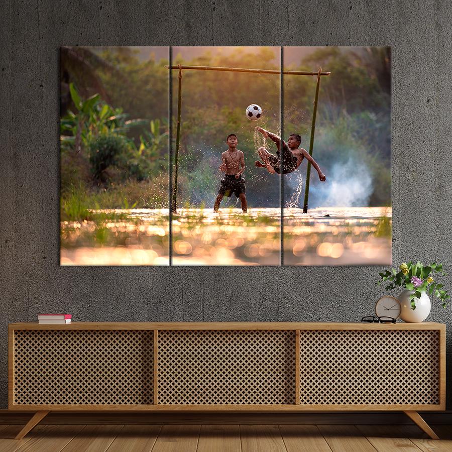 Картина спорт Мальчики на футбольном поле 78x48 см (A1267-3)