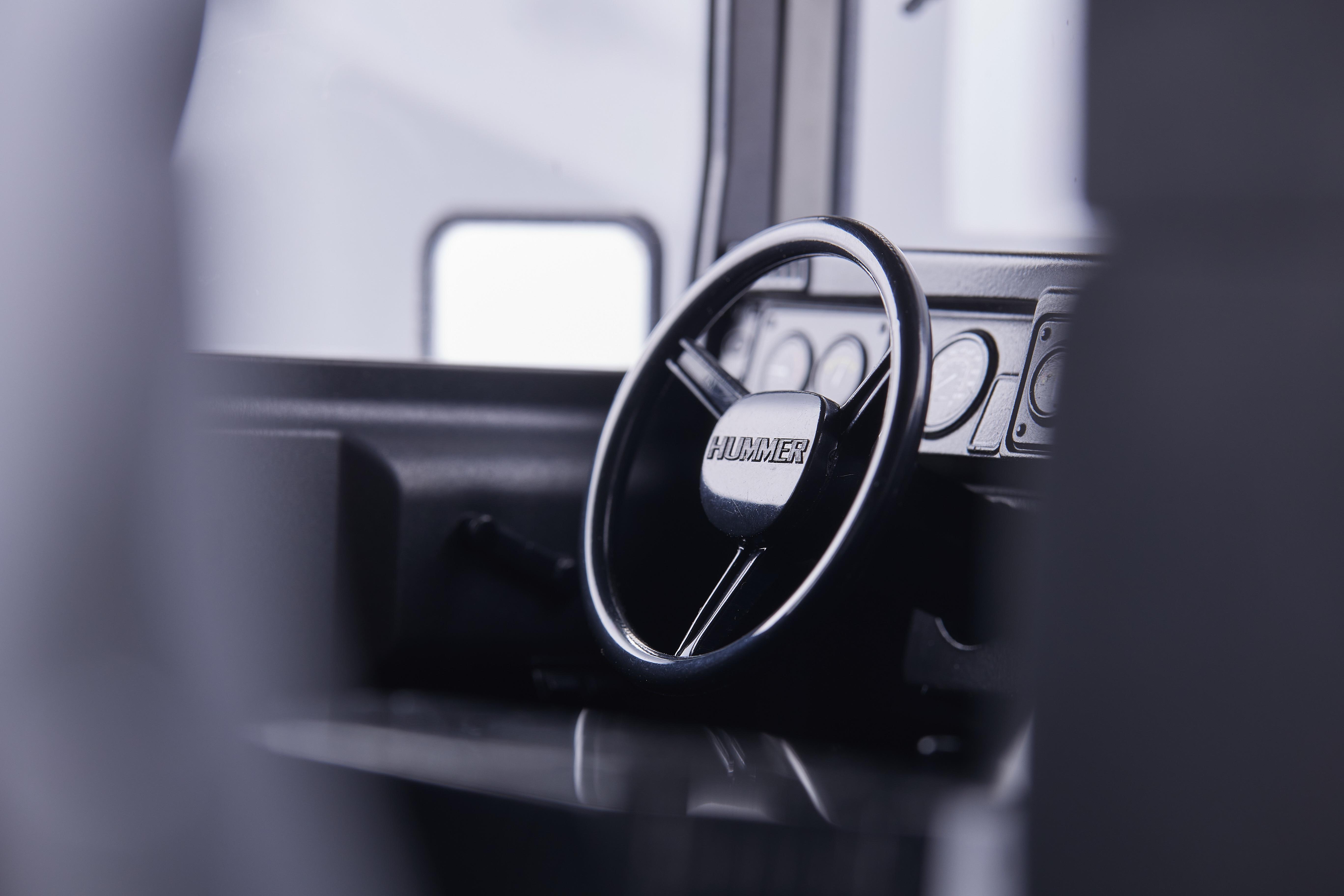 Машинка на радиоуправлении FMS 1:12 HUMMER RS Yellow - фото 10 Машинка на радиоуправлении FMS 1:12 HUMMER RS Yellow - фото 10