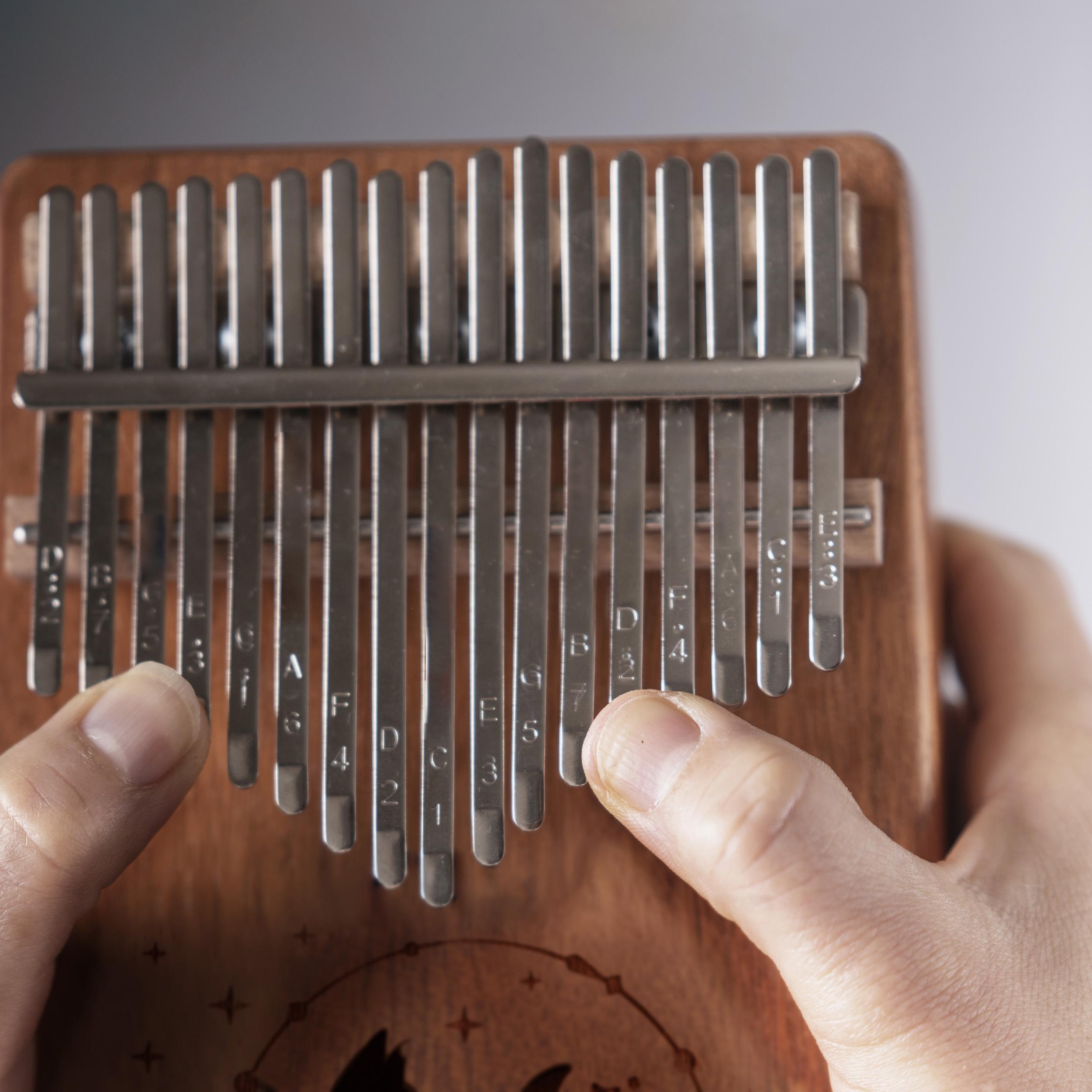 Калімба музичний інструмент Kayfovo KA-56 Пальчикове піаніно ручна робота дерево 17 клавіш (28738) - фото 2 Калімба музичний інструмент Kayfovo KA-56 Пальчикове піаніно ручна робота дерево 17 клавіш (28738) - фото 2