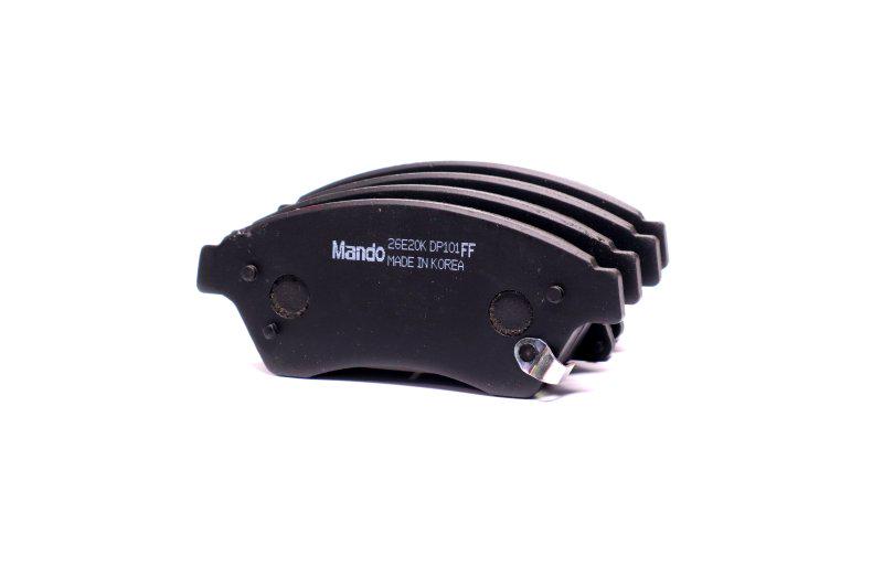 Колодки тормозные дисковые Chevrolet Cruze 09- передние (MPD30 MANDO)