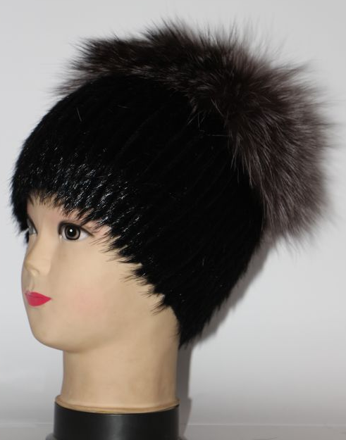 Шапка женская из меха нутрии и чернобурки (28536)