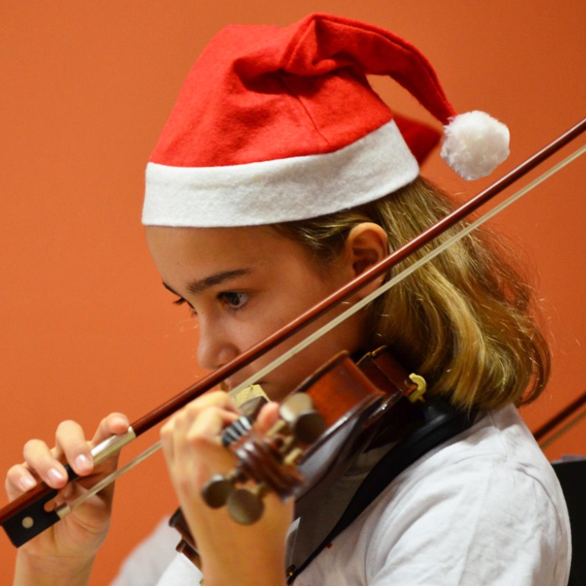 Шапка новогодняя 24x32 см Красно-белый (138100) - фото 5 Шапка новогодняя 24x32 см Красно-белый (138100) - фото 5