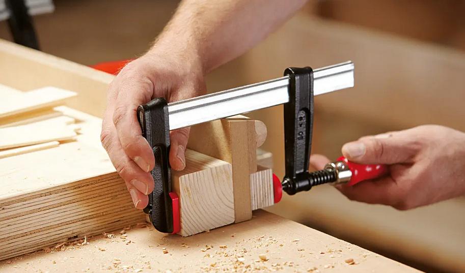 Струбцина Bessey TPN зусилля до 5500 Н із ковкого чавуну TPN15B5BE 150х50 мм (11007) - фото 4 Струбцина Bessey TPN зусилля до 5500 Н із ковкого чавуну TPN15B5BE 150х50 мм (11007) - фото 4