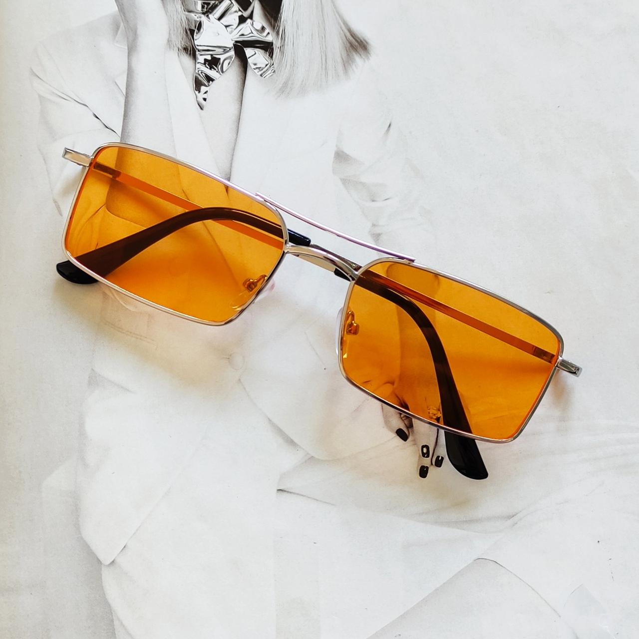 Очки прямоугольные оранжевая линза