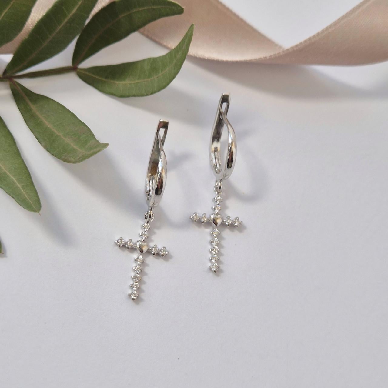 Серьги с подвеской крест с сердцем серебро 925 пробы родированное 2,60 г (5132р)