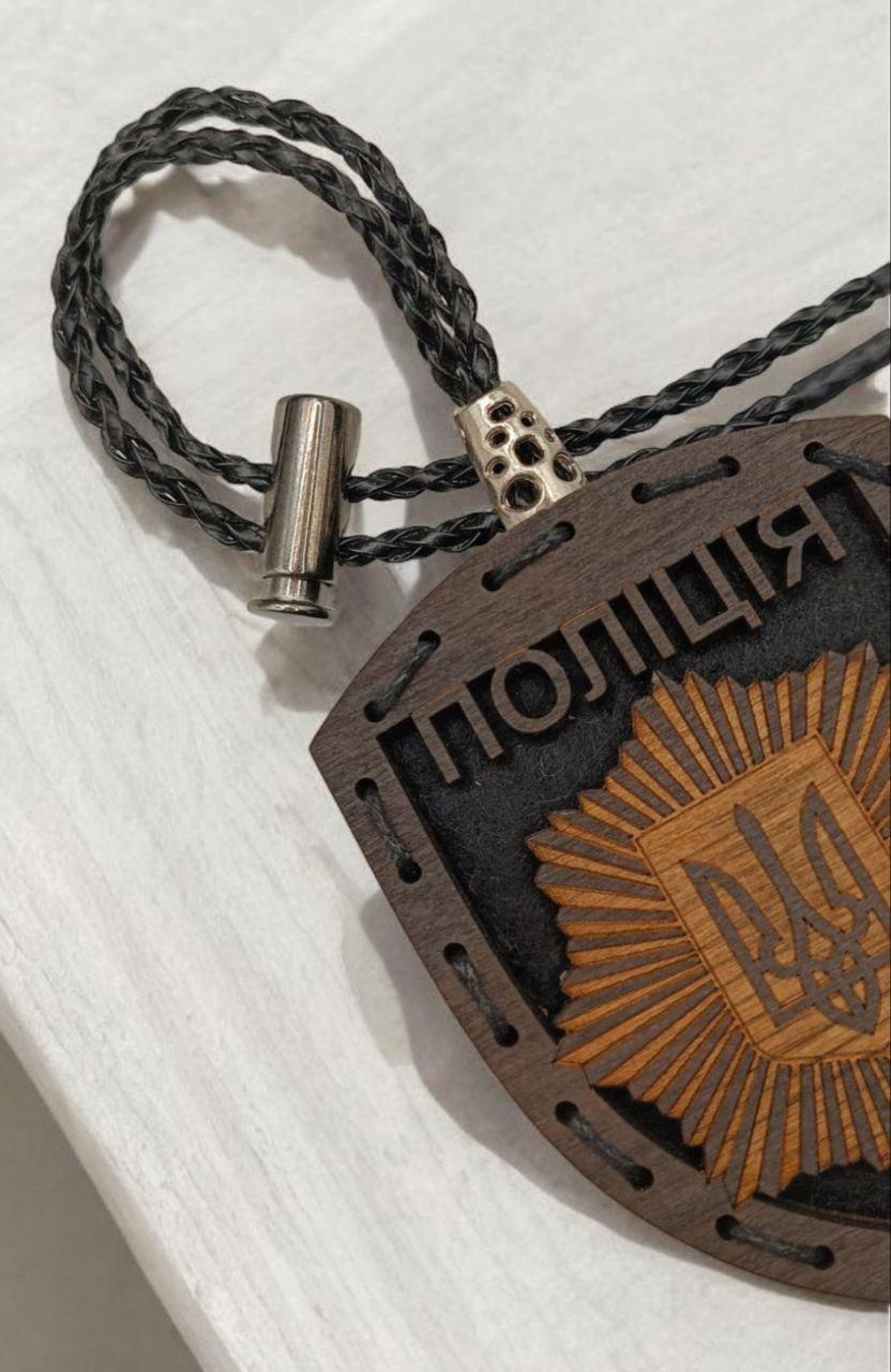 Ароматизатор для авто Поліція у вигляді шеврона з дерева/войлока та аромапарфюм 10 мл (101) - фото 2 Ароматизатор для авто Поліція у вигляді шеврона з дерева/войлока та аромапарфюм 10 мл (101) - фото 2