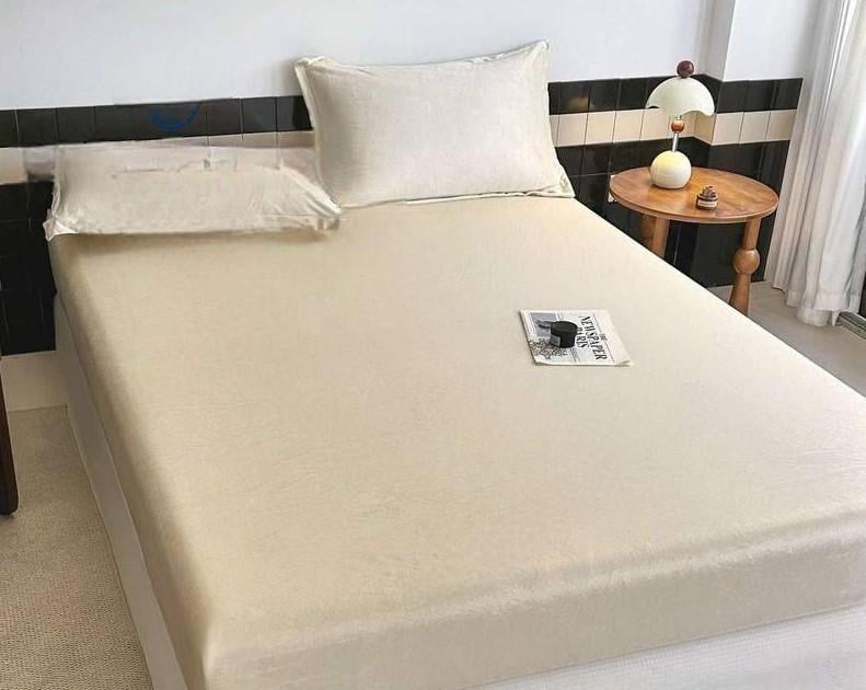 Простирадло на резинці Colorful Home велюрове 160x200x25 см Кремовий (1631) - фото 1 Простирадло на резинці Colorful Home велюрове 160x200x25 см Кремовий (1631) - фото 1