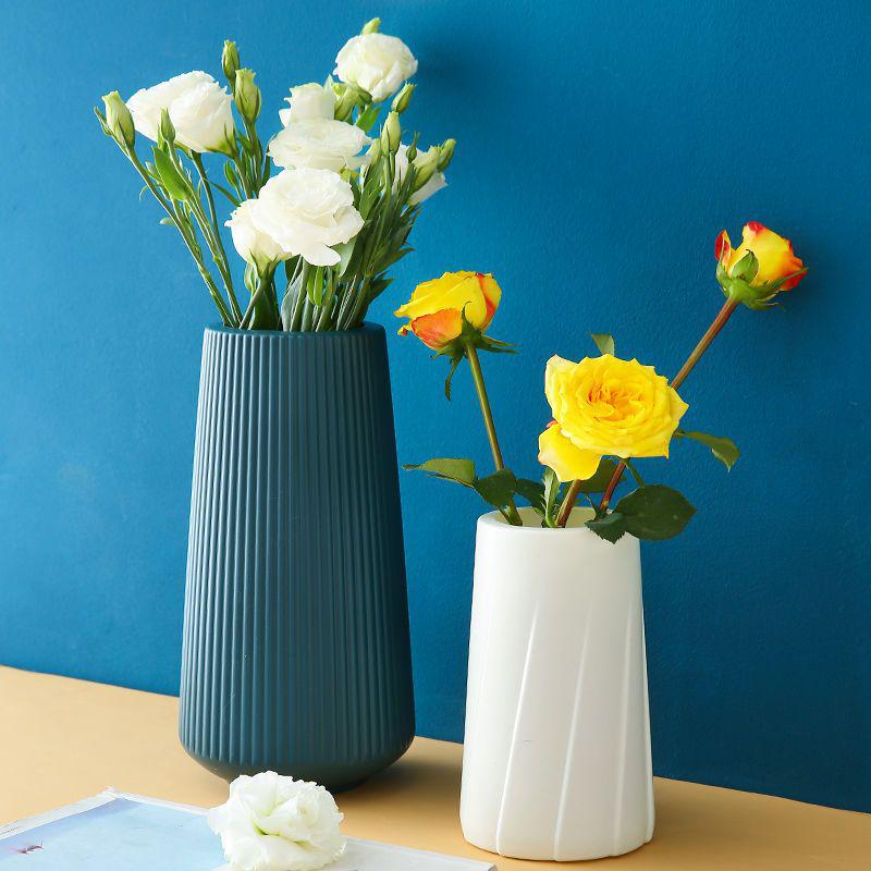 Ваза для квітів 14280 11,5х19,7 см Білий (4754407) - фото 3 Ваза для квітів 14280 11,5х19,7 см Білий (4754407) - фото 3