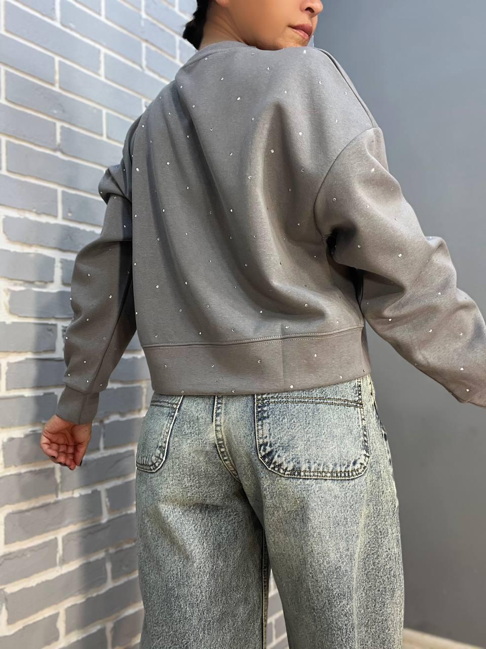 Світшот жіночий W 2950 широкий розсип камінців OS Сірий (2482) - фото 4