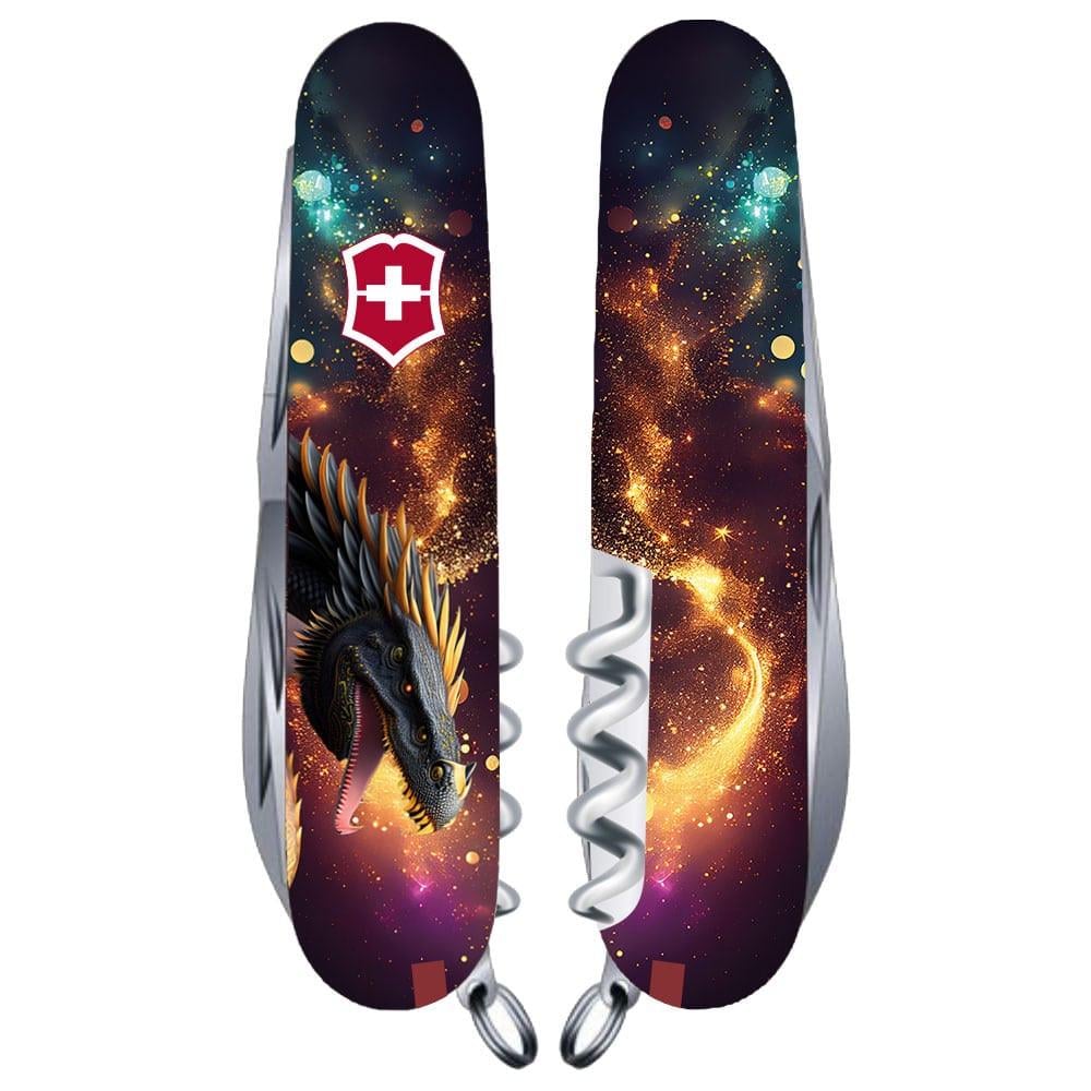 Туристичний ніж складаний Victorinox Huntsman Dragon 91 мм із 15 Red/Black (597099) Туристичний ніж складаний Victorinox Huntsman Dragon 91 мм із 15 Red/Black (597099)